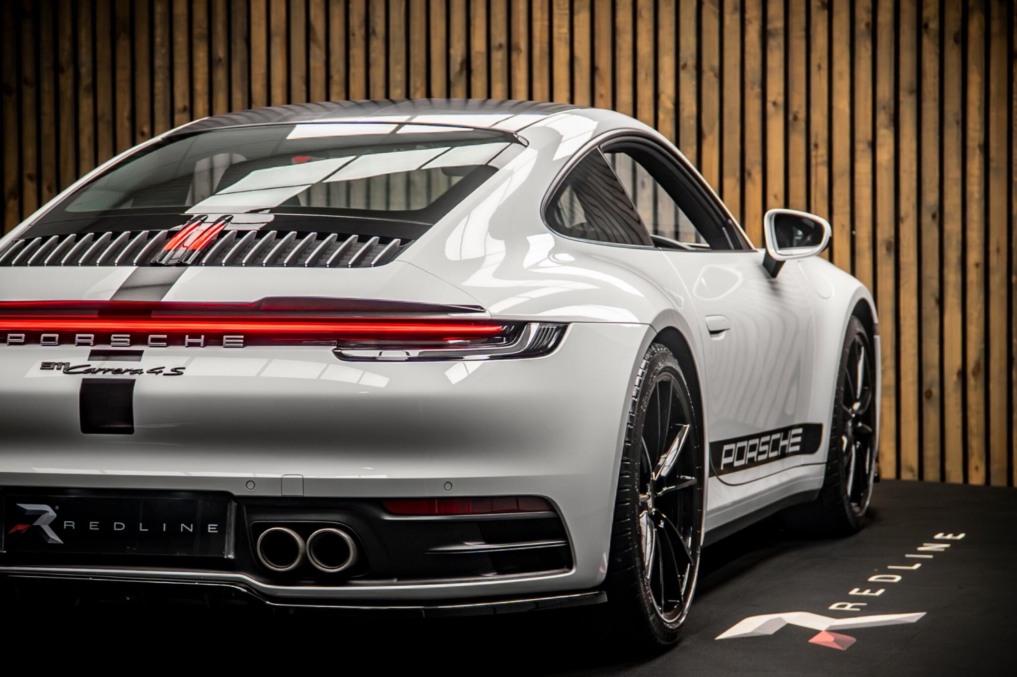 Porsche 911 view 21