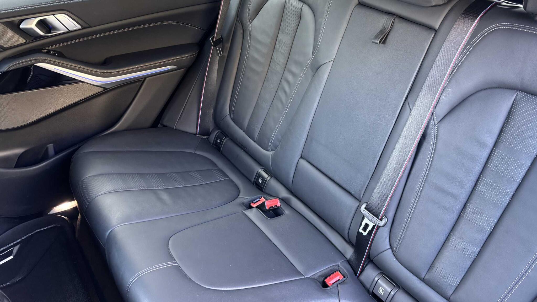 BMW X5 view 13