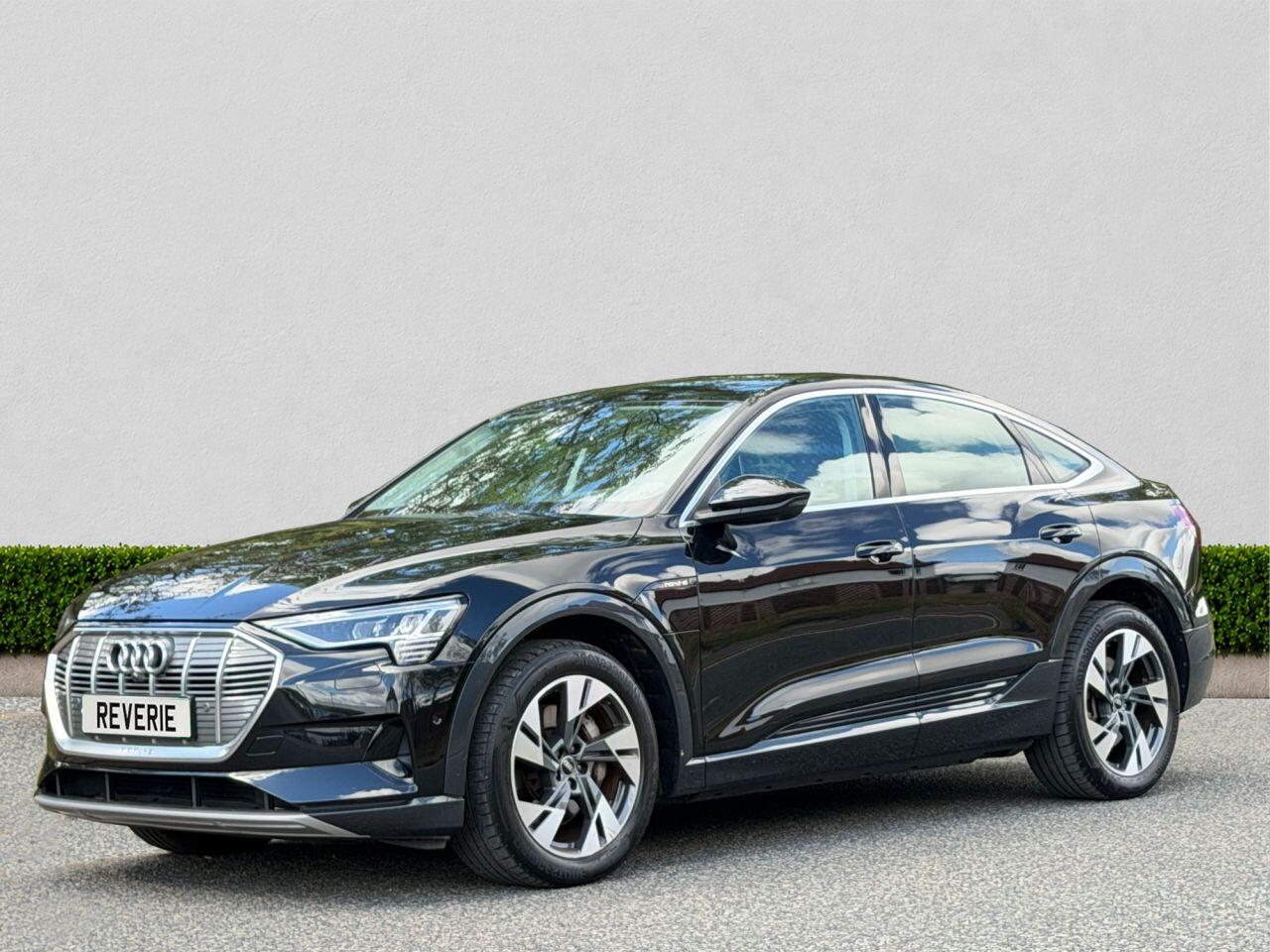 Audi E-Tron view 3