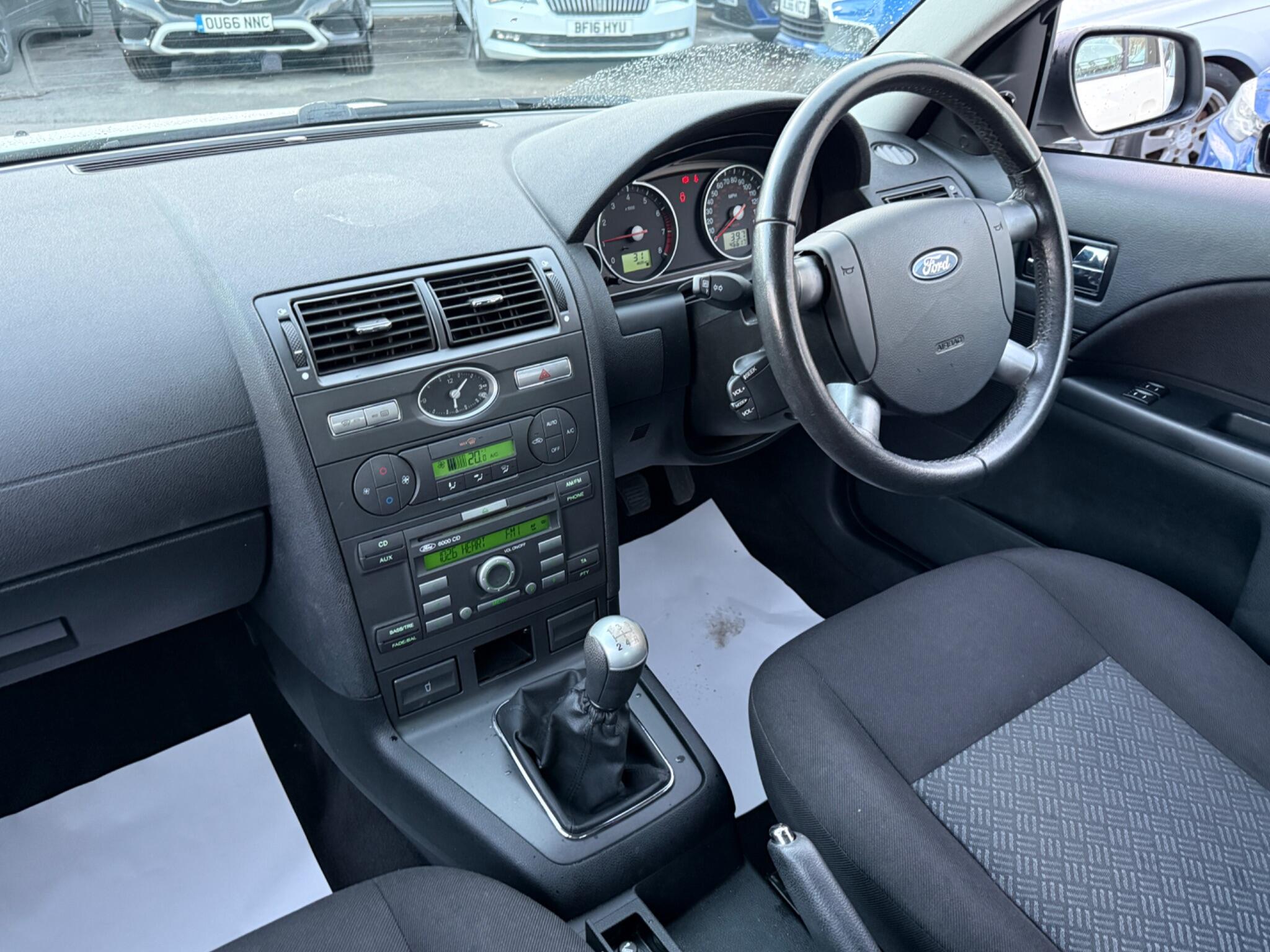 Ford Mondeo - Image 34
