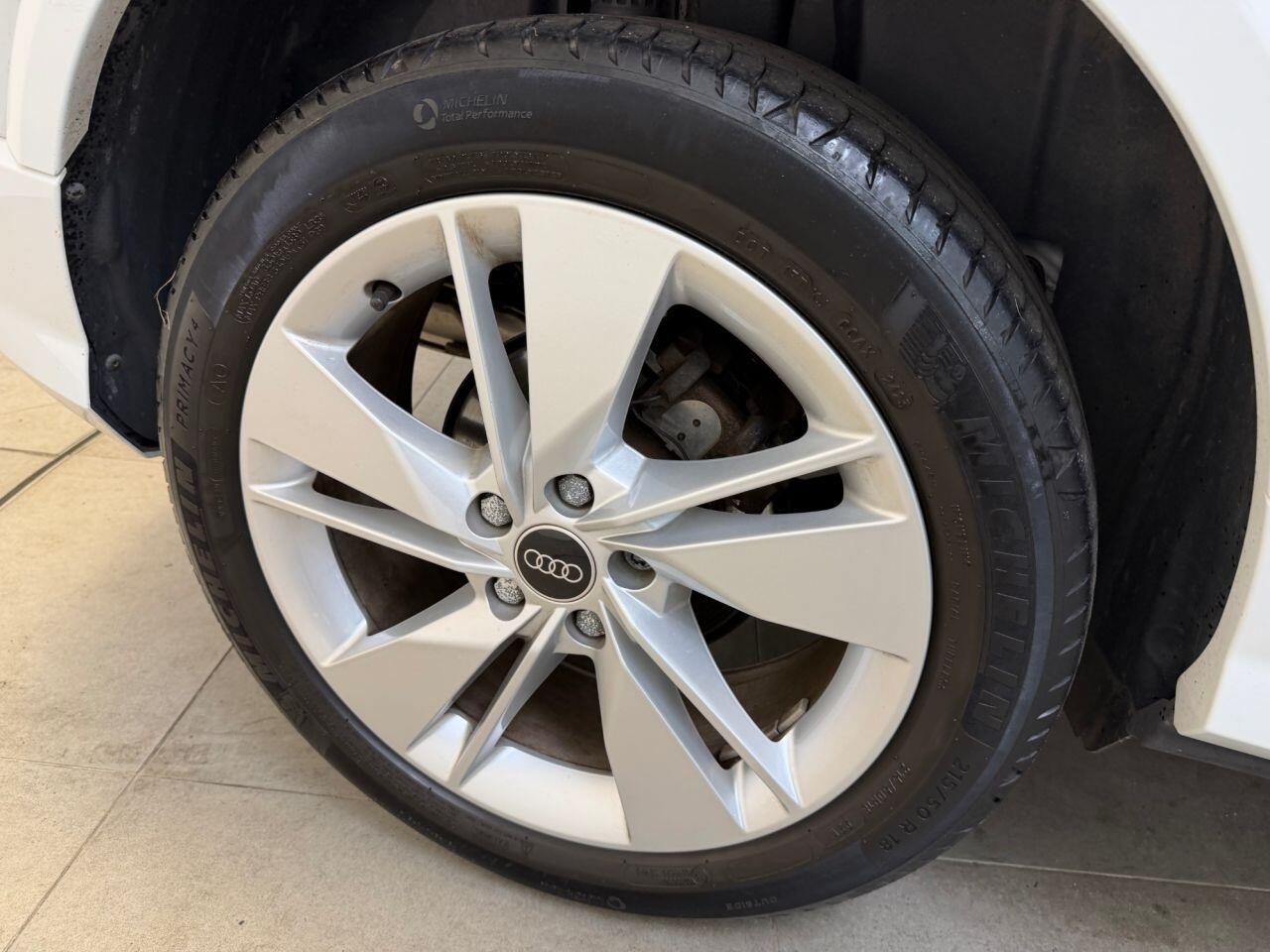 Audi Q2 view 32