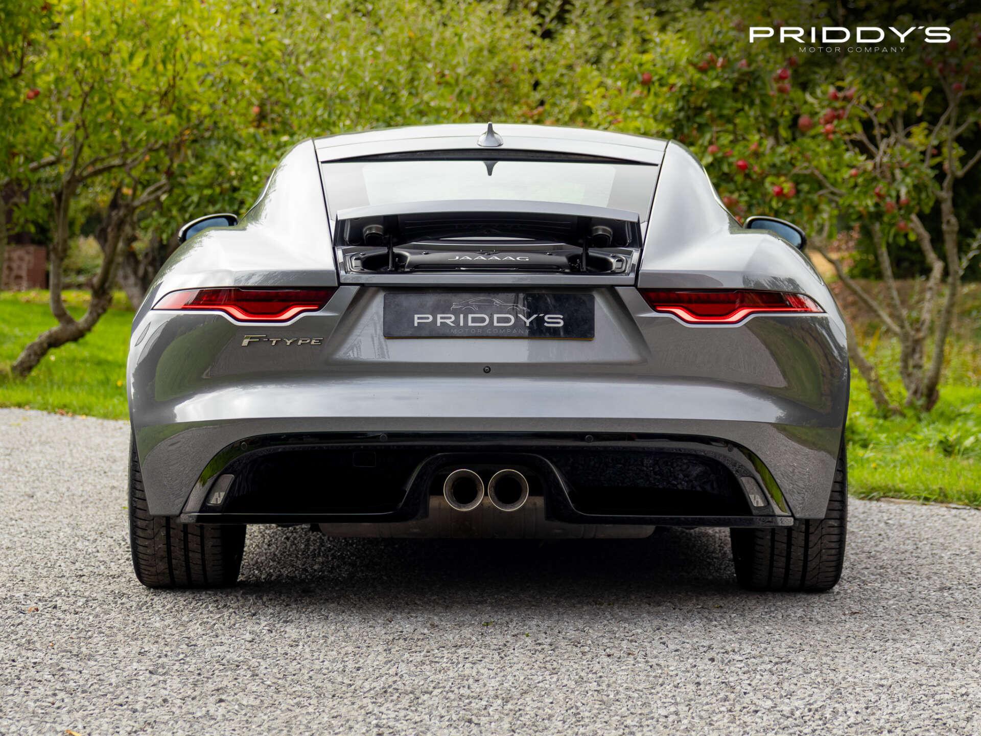 Jaguar F-Type view 4