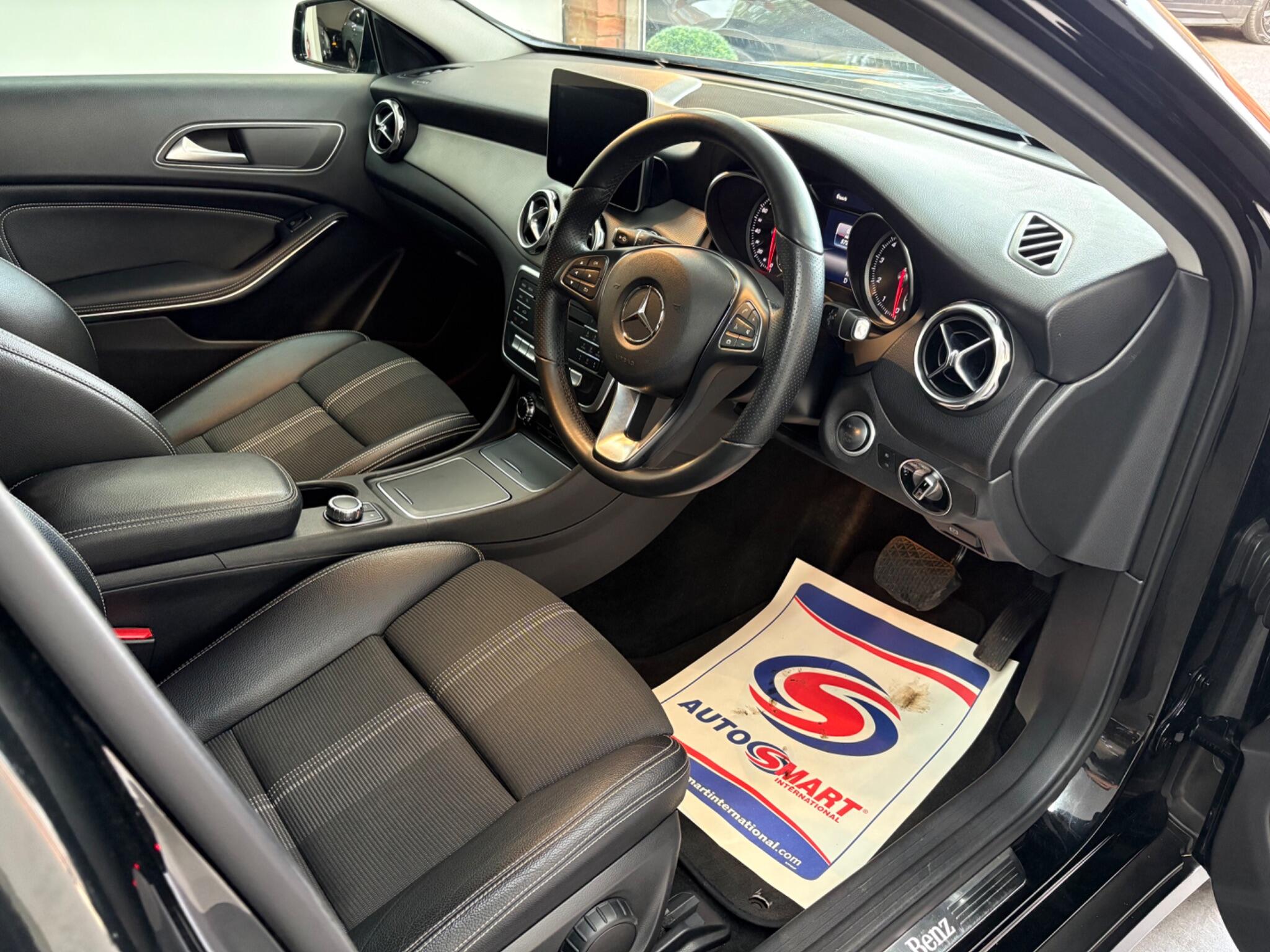 Mercedes-Benz Gla view 10