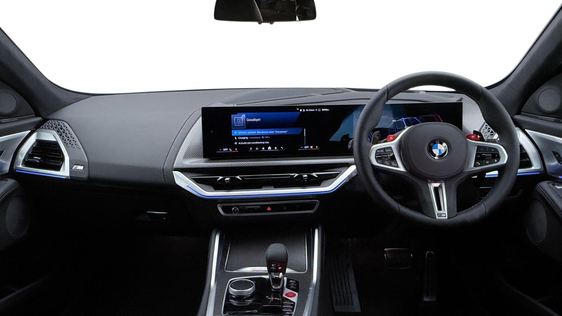 BMW XM view 4