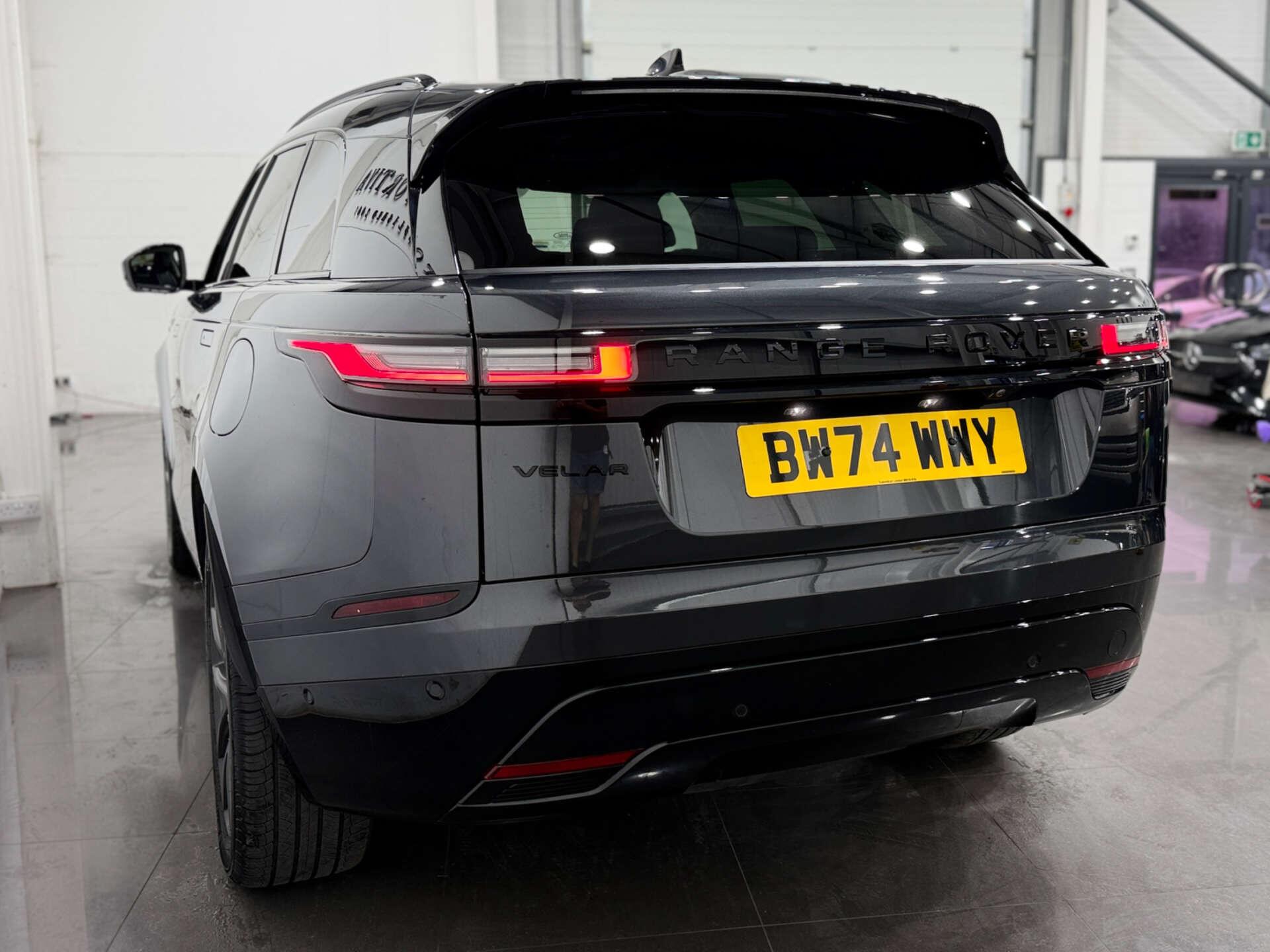 Land Rover Range Rover Velar view 8