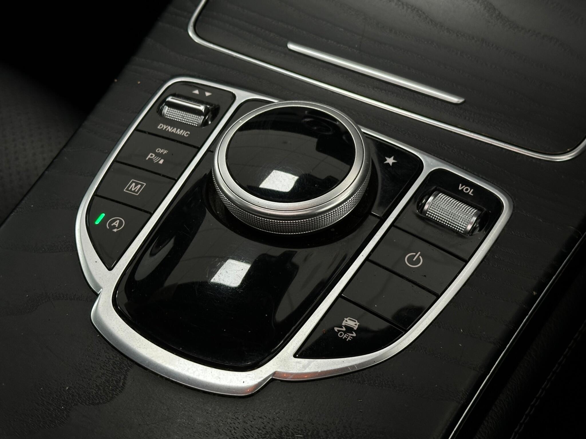 Mercedes-Benz GLC view 25