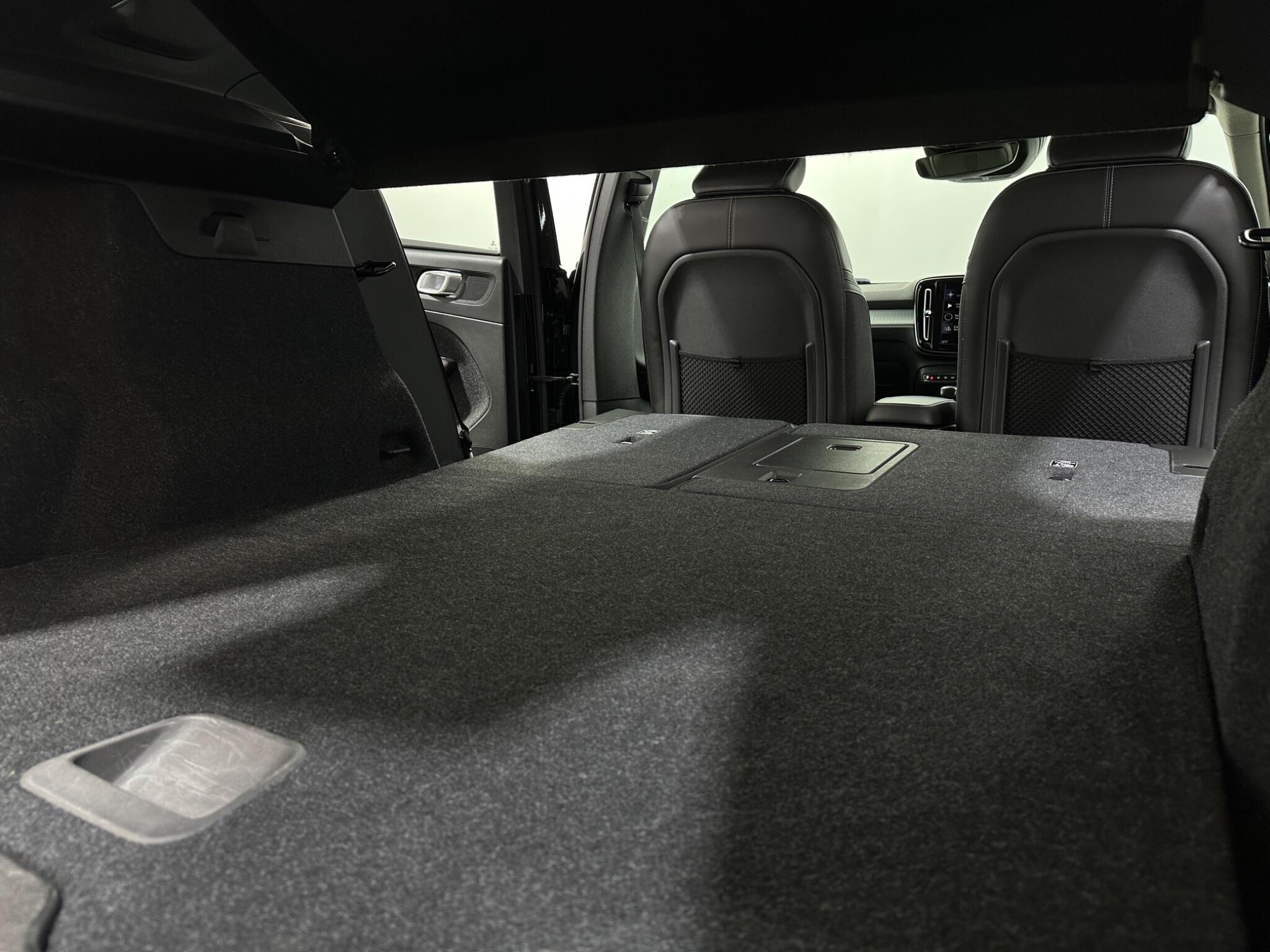 Volvo XC40 view 42