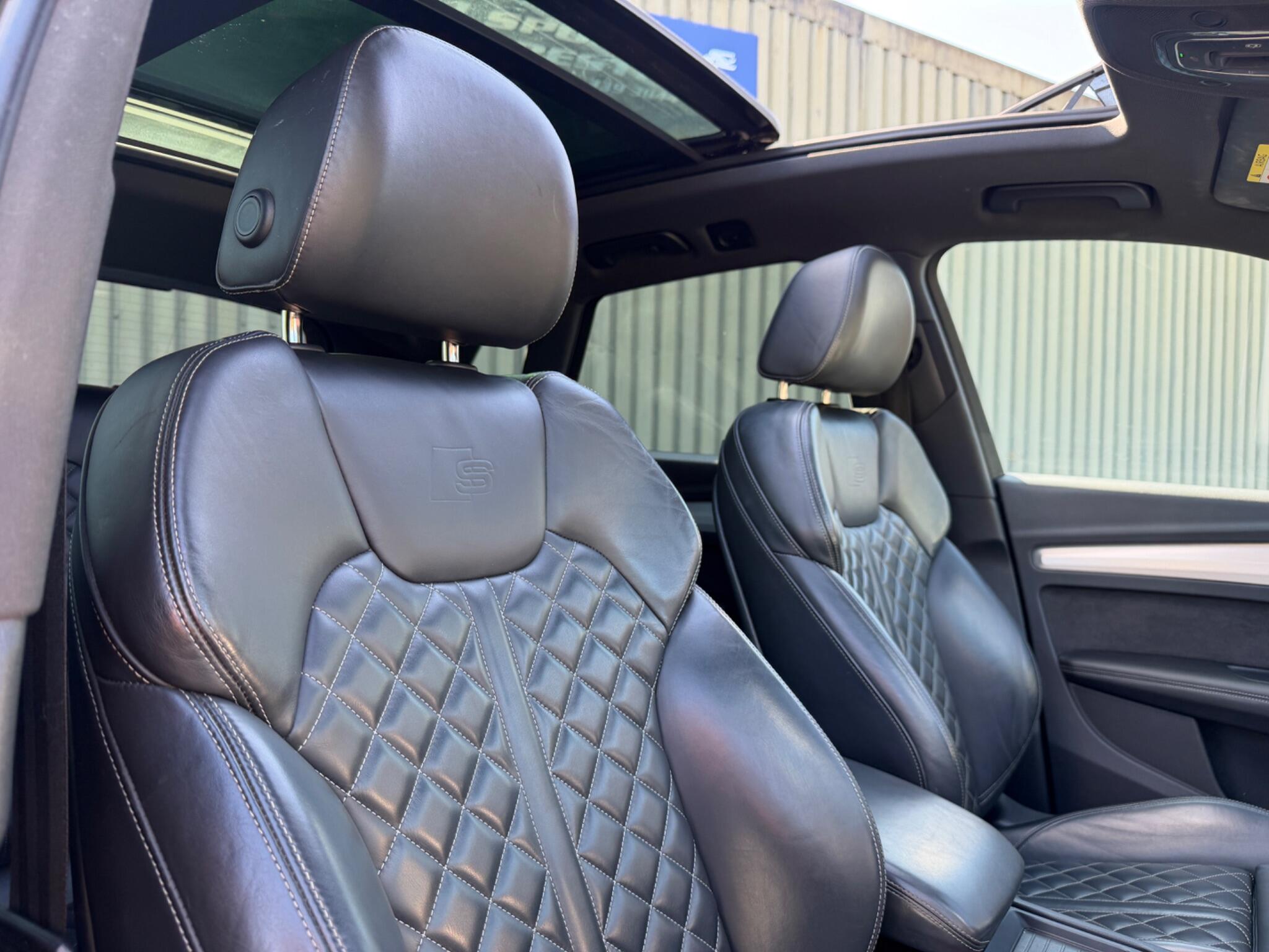 Audi SQ5 view 2