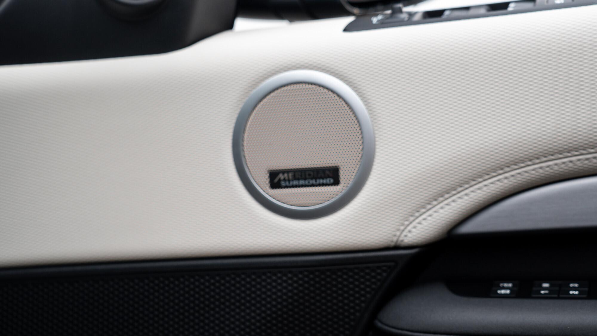 Land Rover Discovery 3 view 40