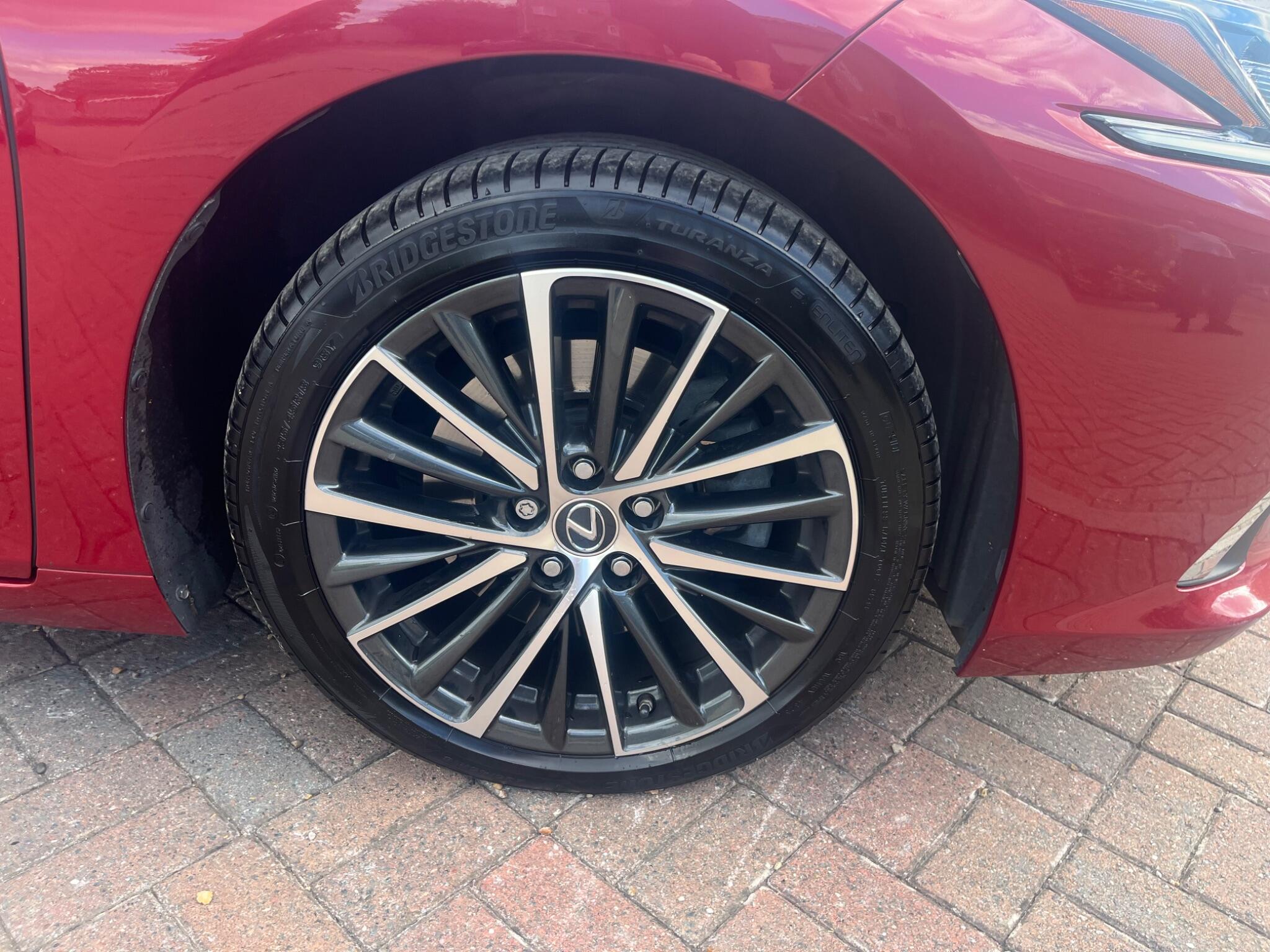 Lexus ES view 37