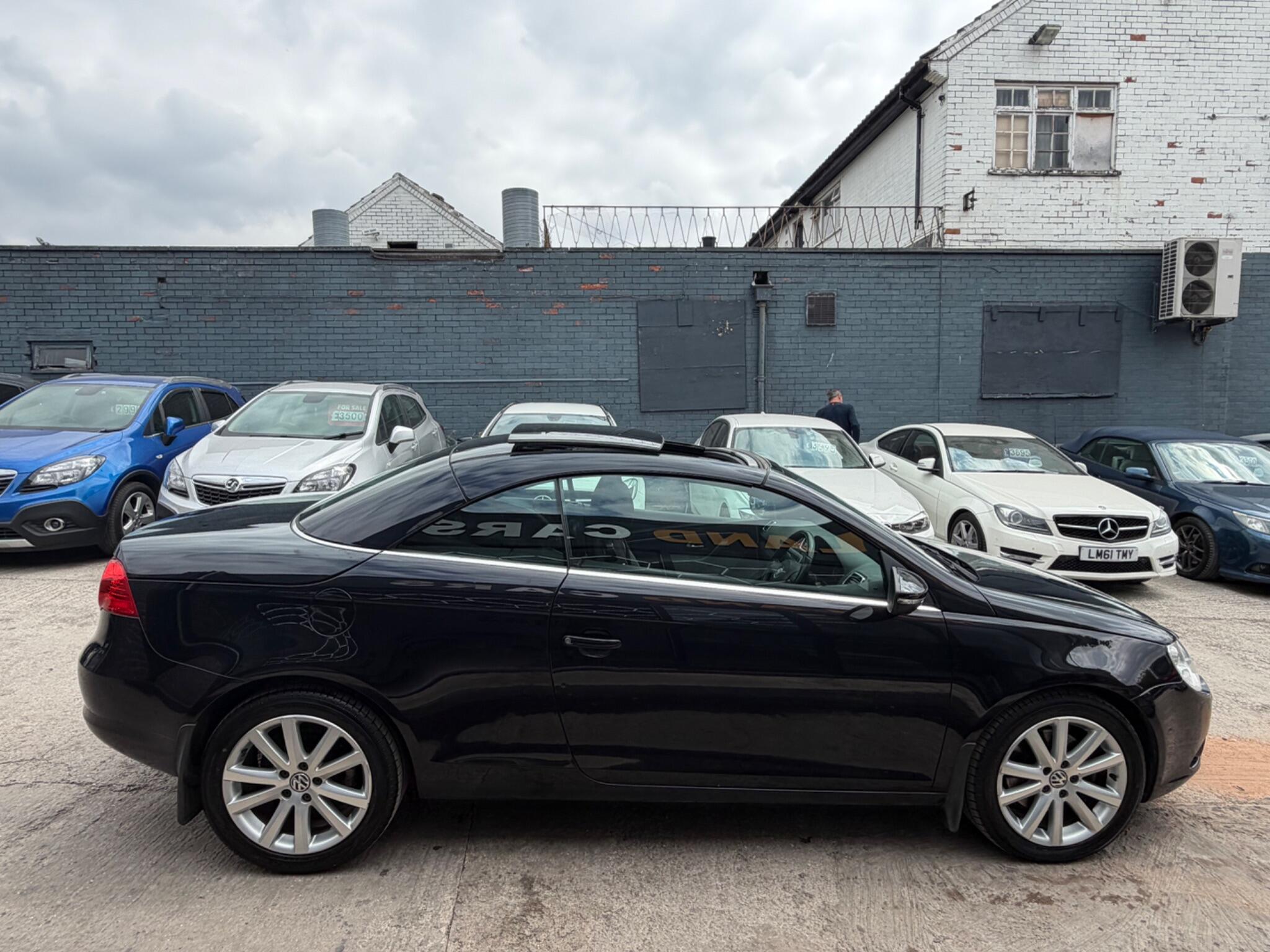Volkswagen Eos view 8