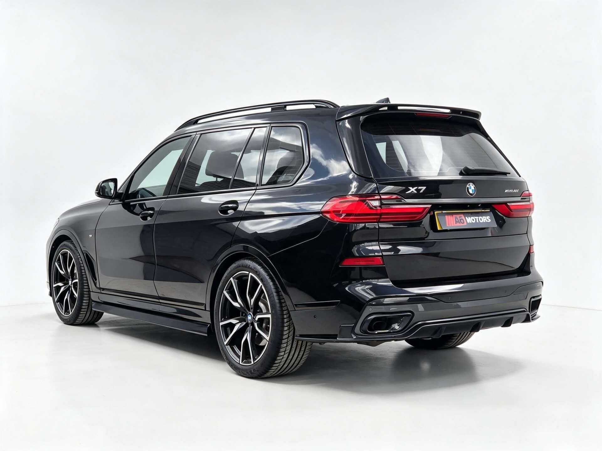 BMW X7 view 11