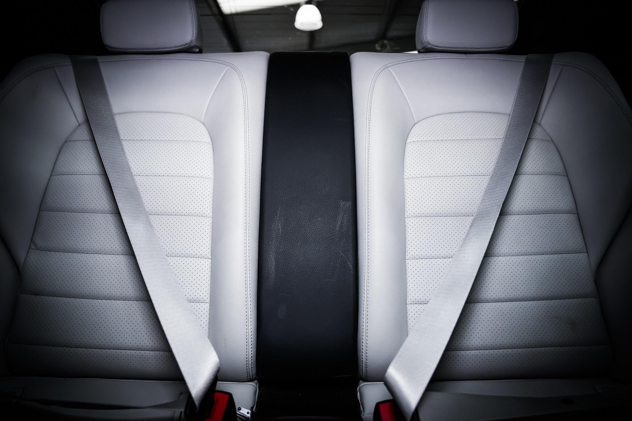 Mercedes-Benz C-Class view 24