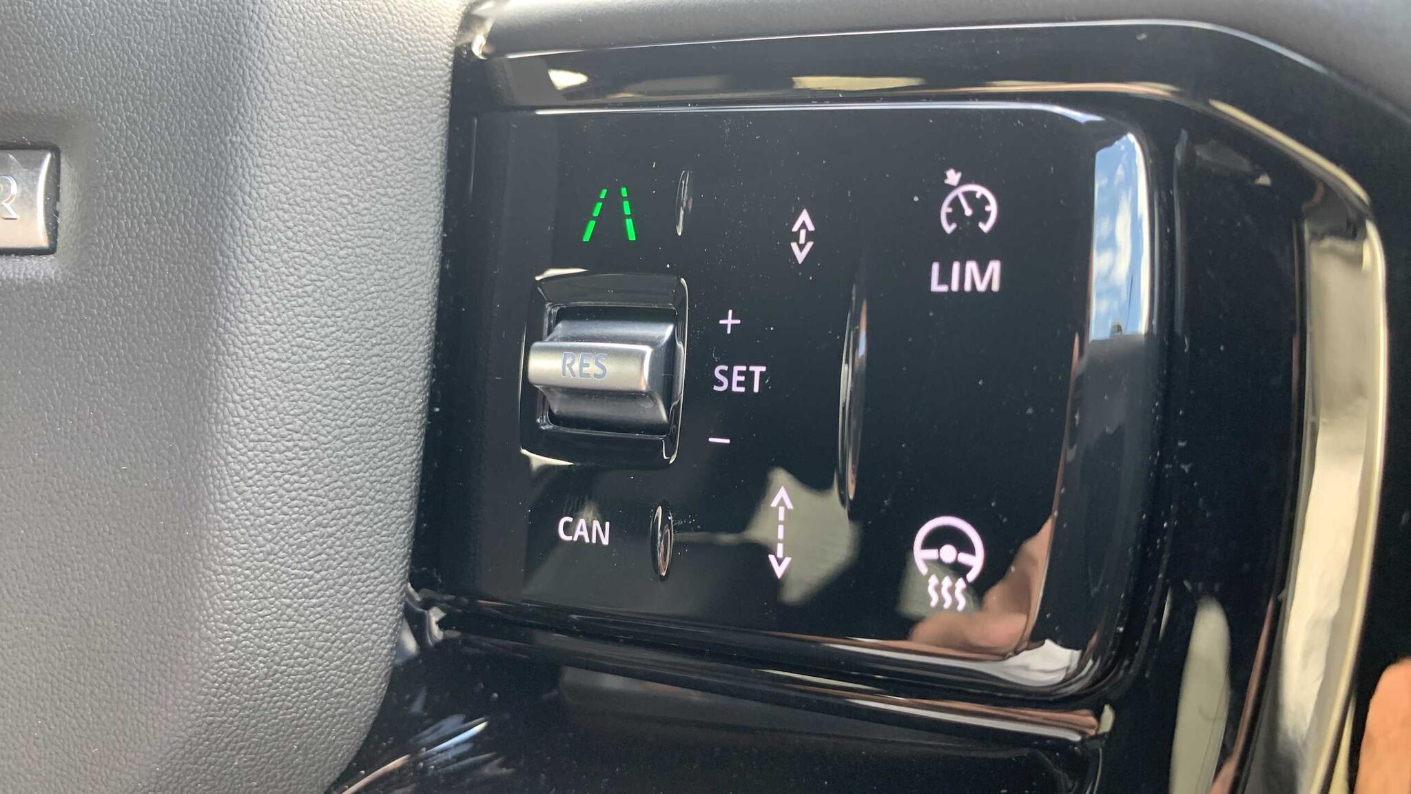 Land Rover Range Rover Velar view 17