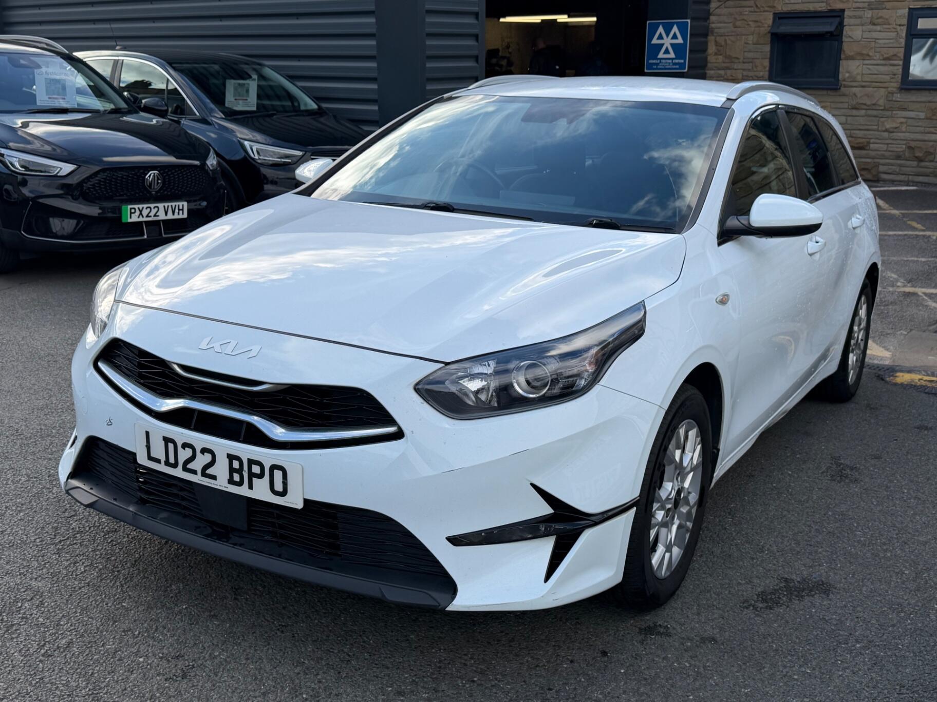 Kia Ceed view 3