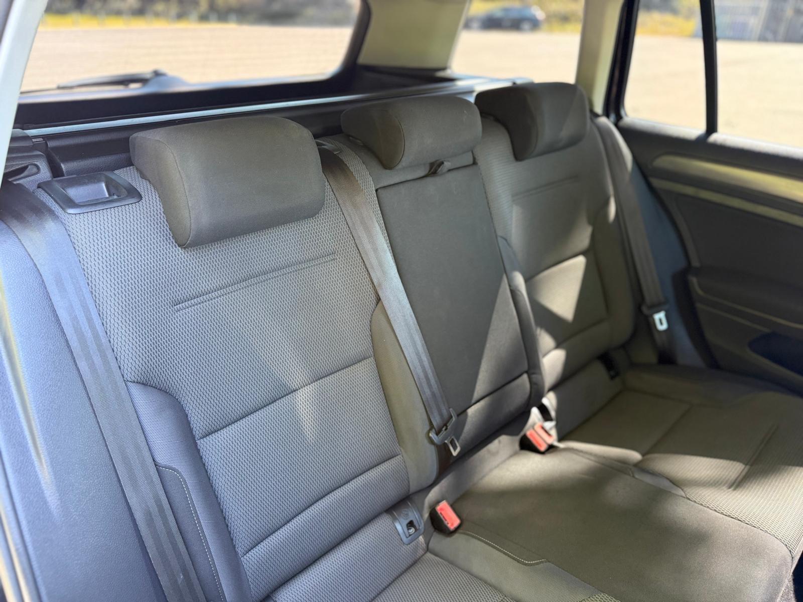 Volkswagen Golf view 35
