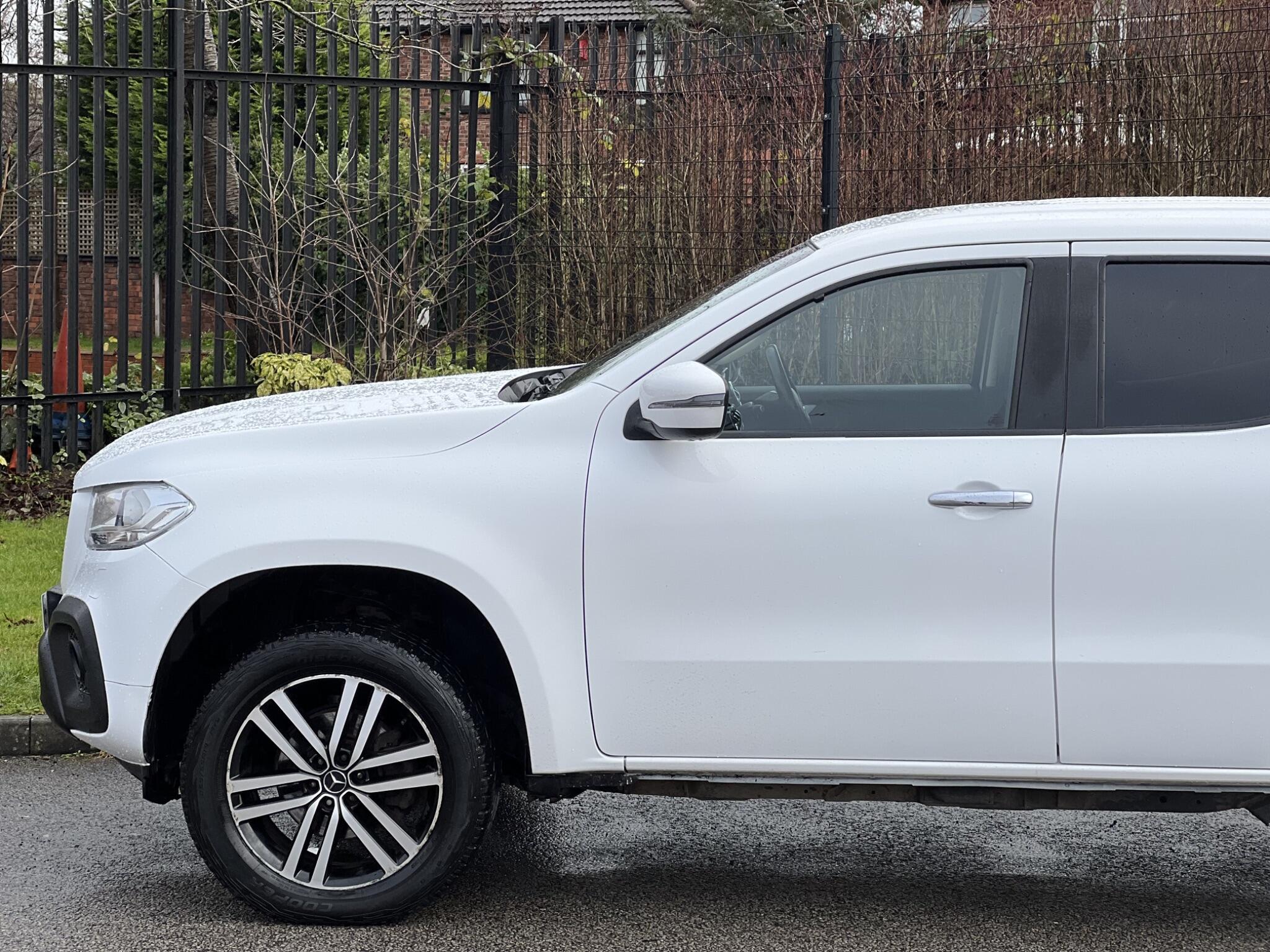 Mercedes-Benz X-Class view 9