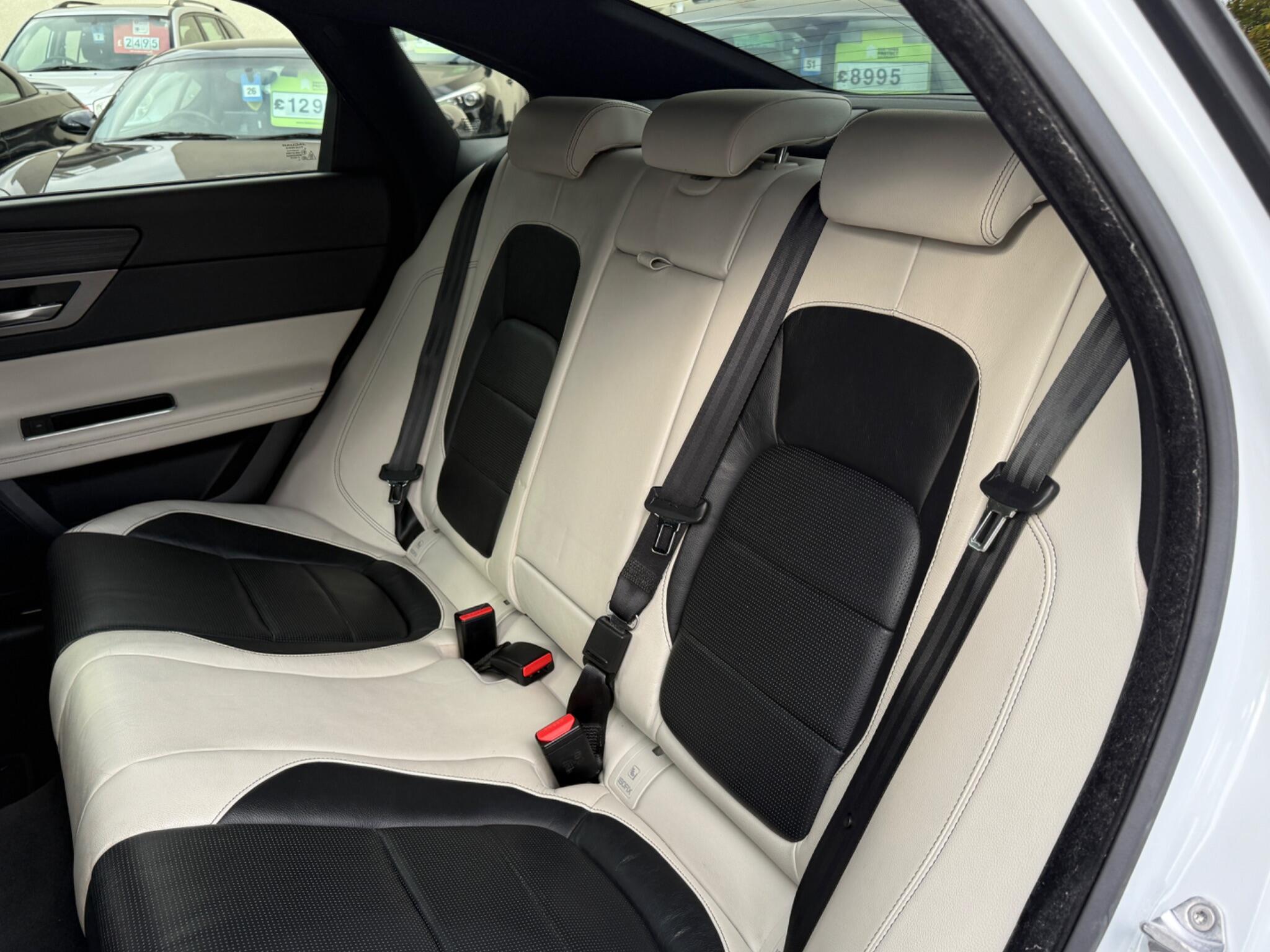 Jaguar XF - Image 47