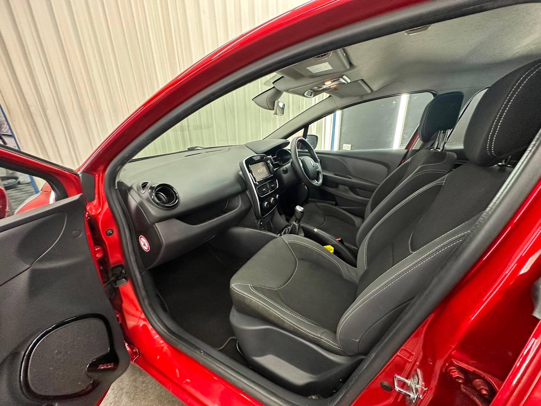 Renault Clio view 22