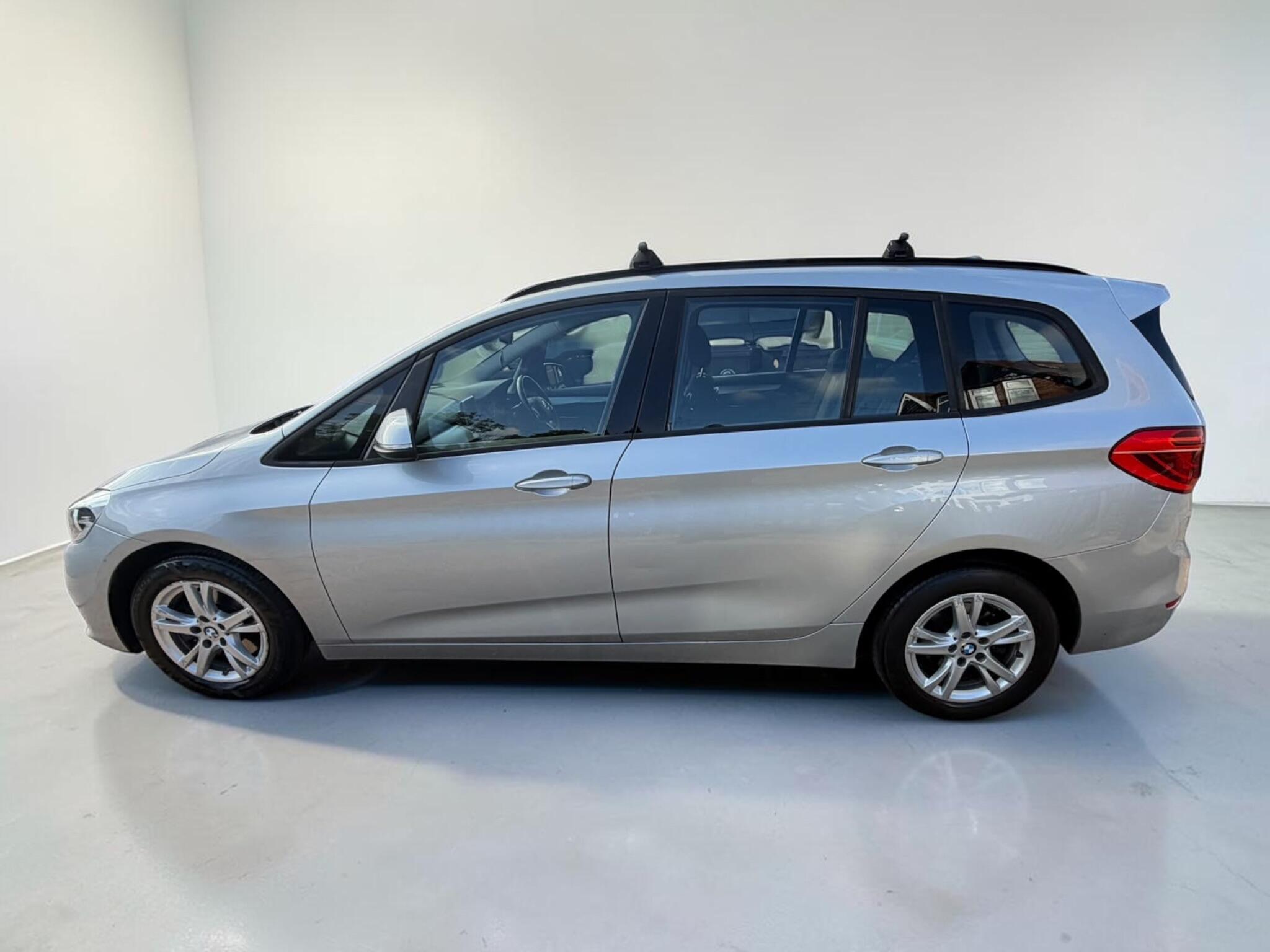 BMW 2 Series view 8
