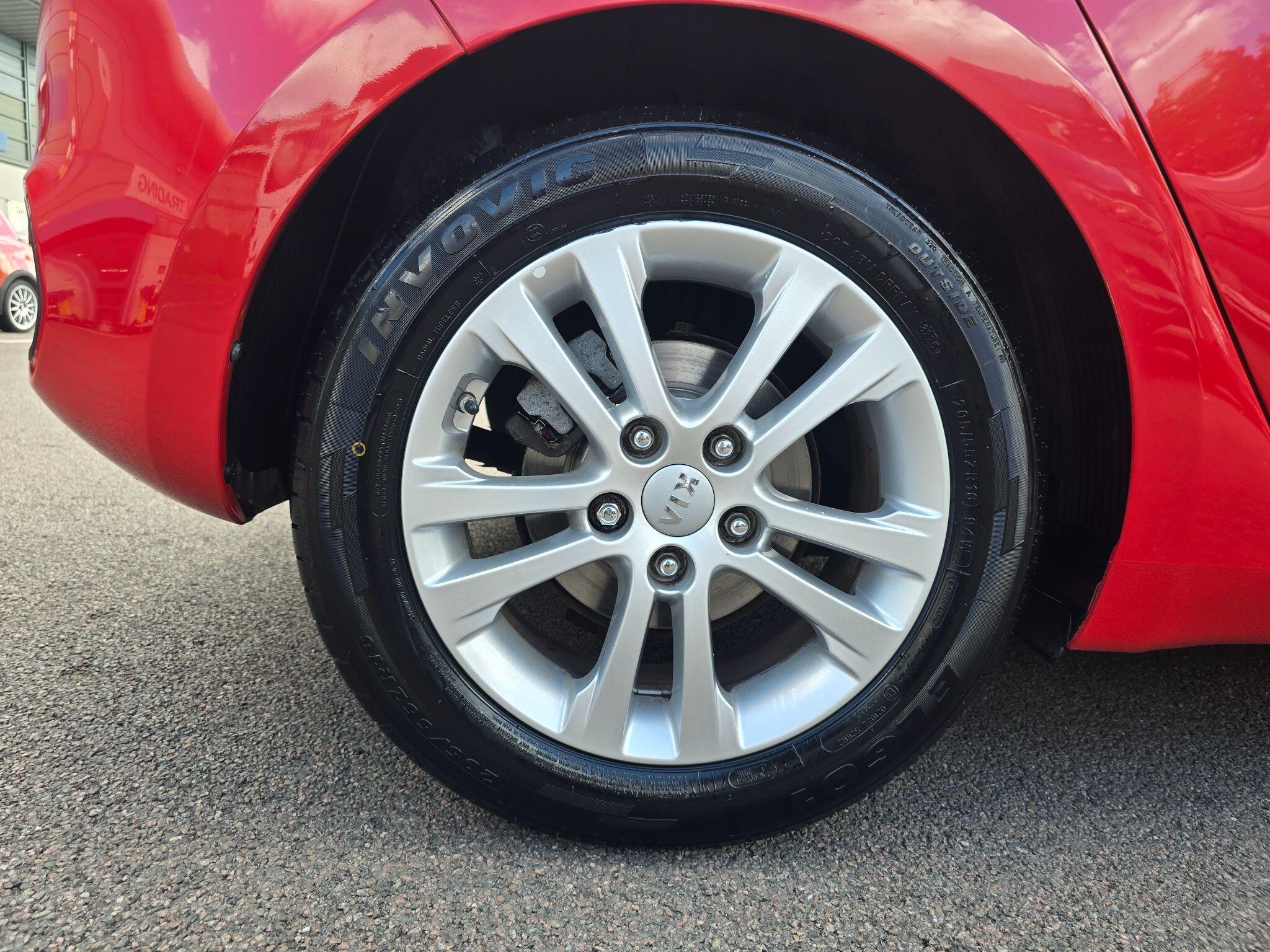 Kia Ceed view 70