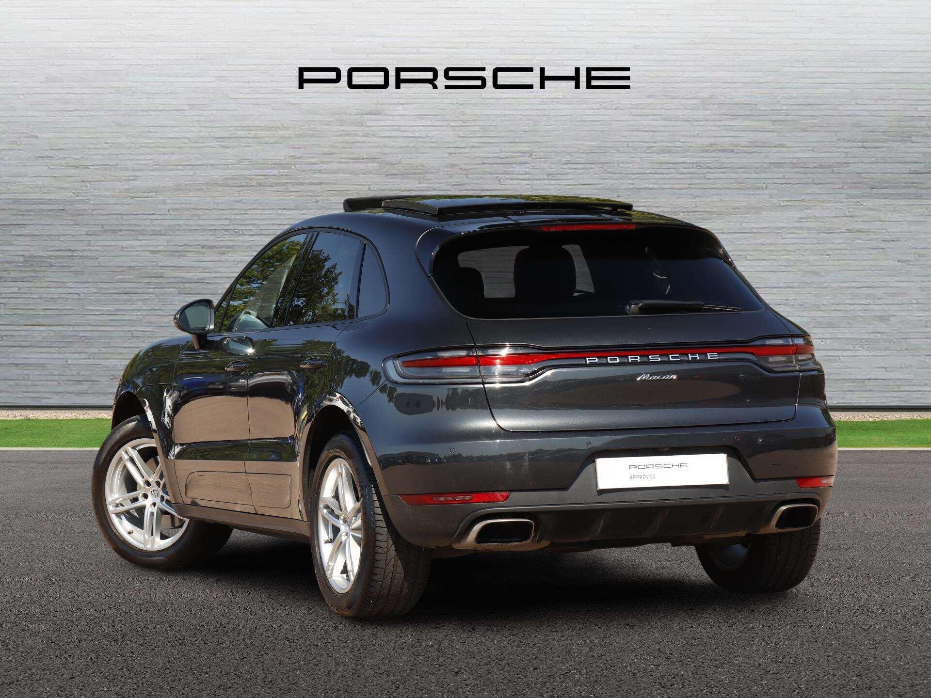 Porsche Macan view 5
