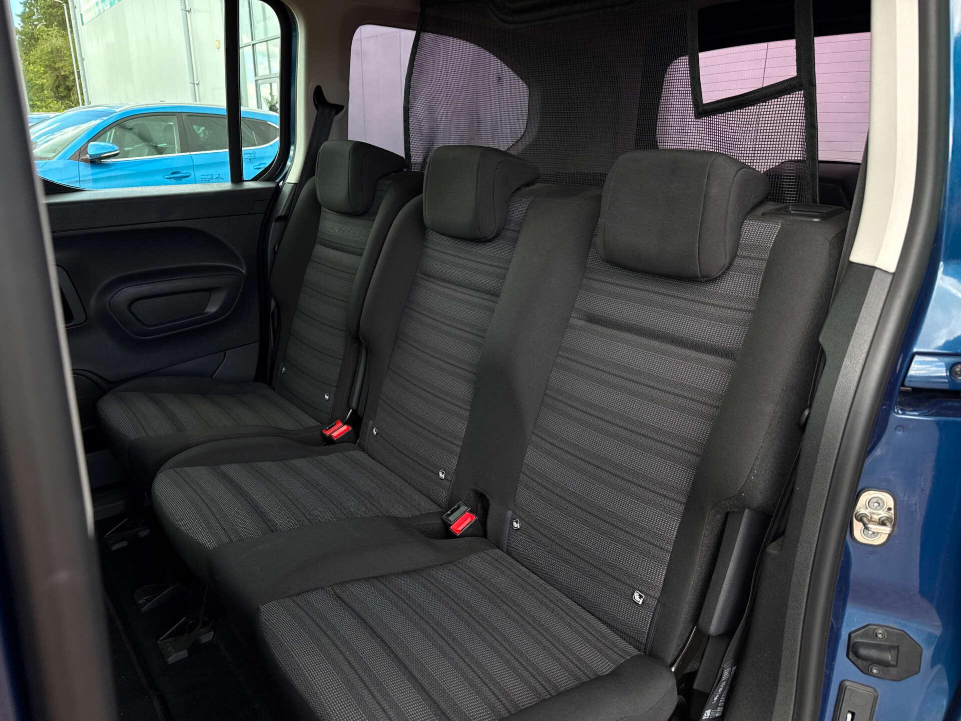 Vauxhall Combo Life view 36