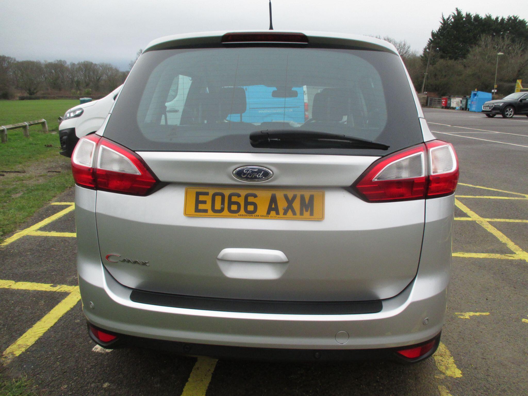 2016 Ford Grand C-Max image 12