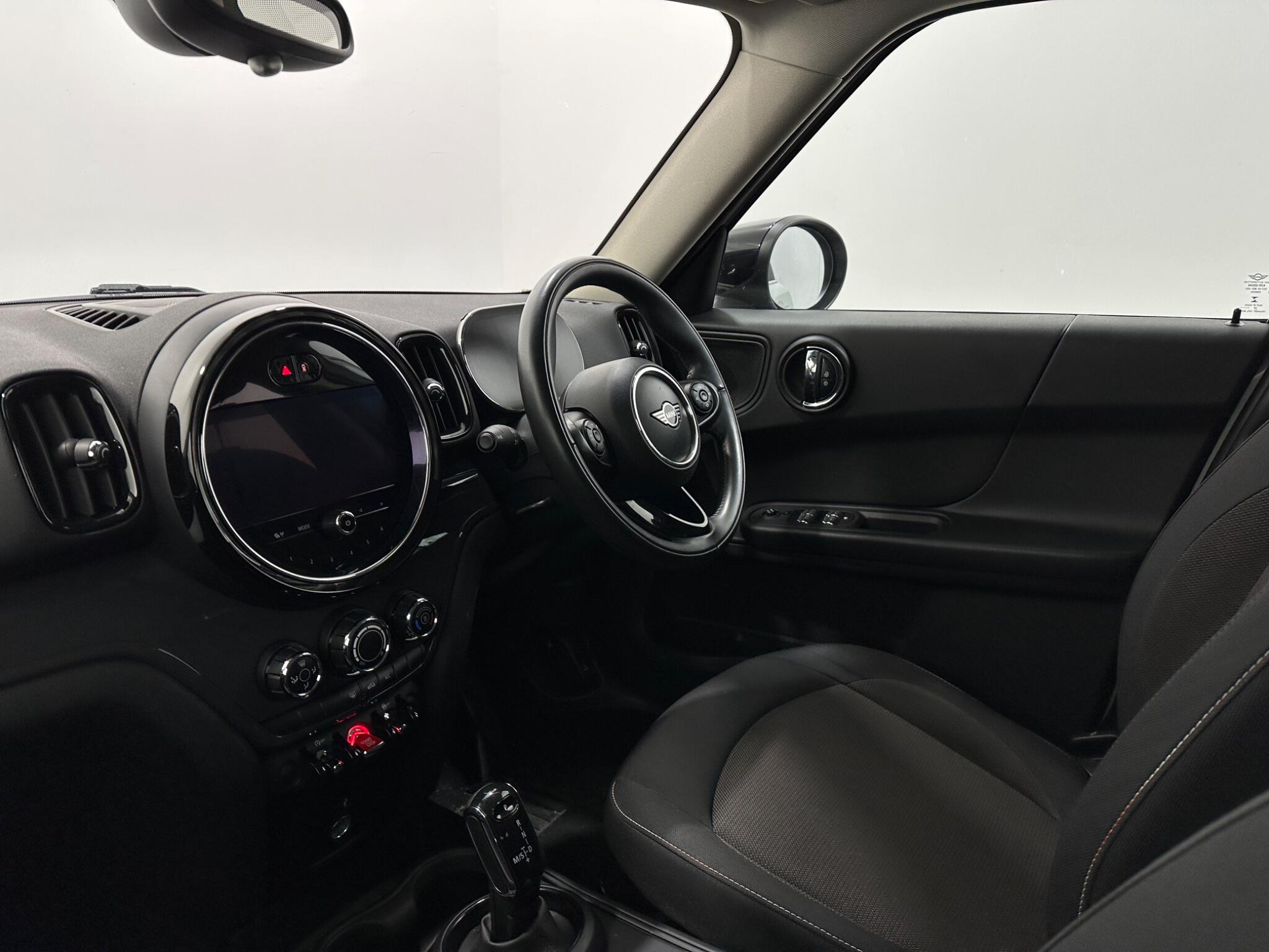 Mini Countryman view 32