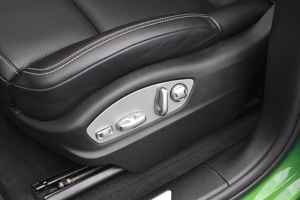 Porsche Macan view 48