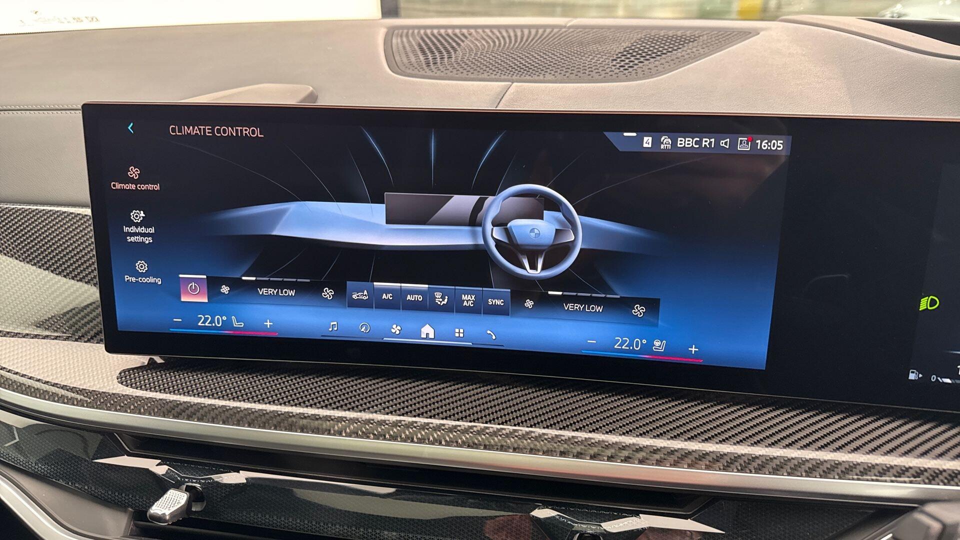 BMW X7 view 31