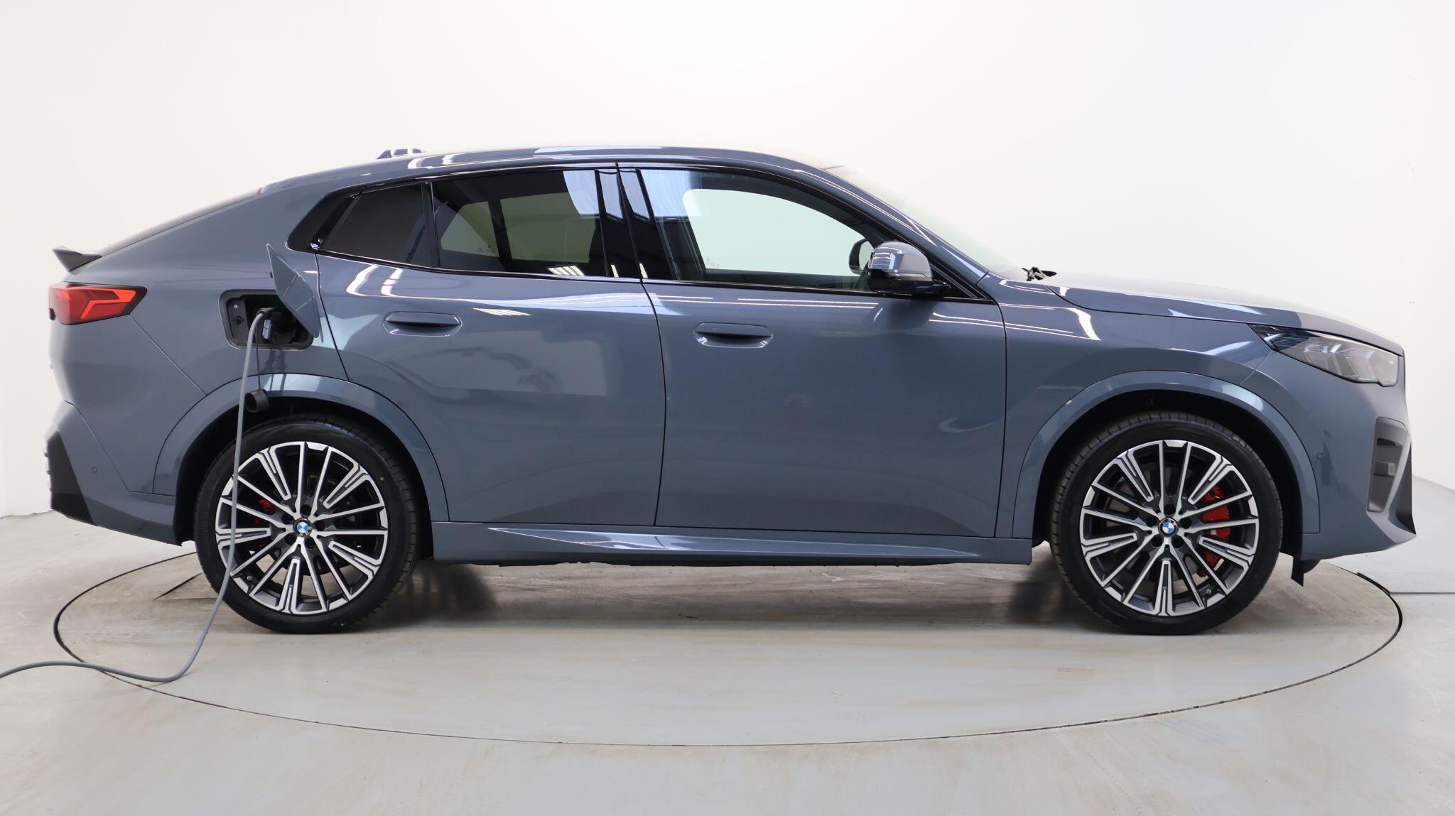 BMW iX2 view 23