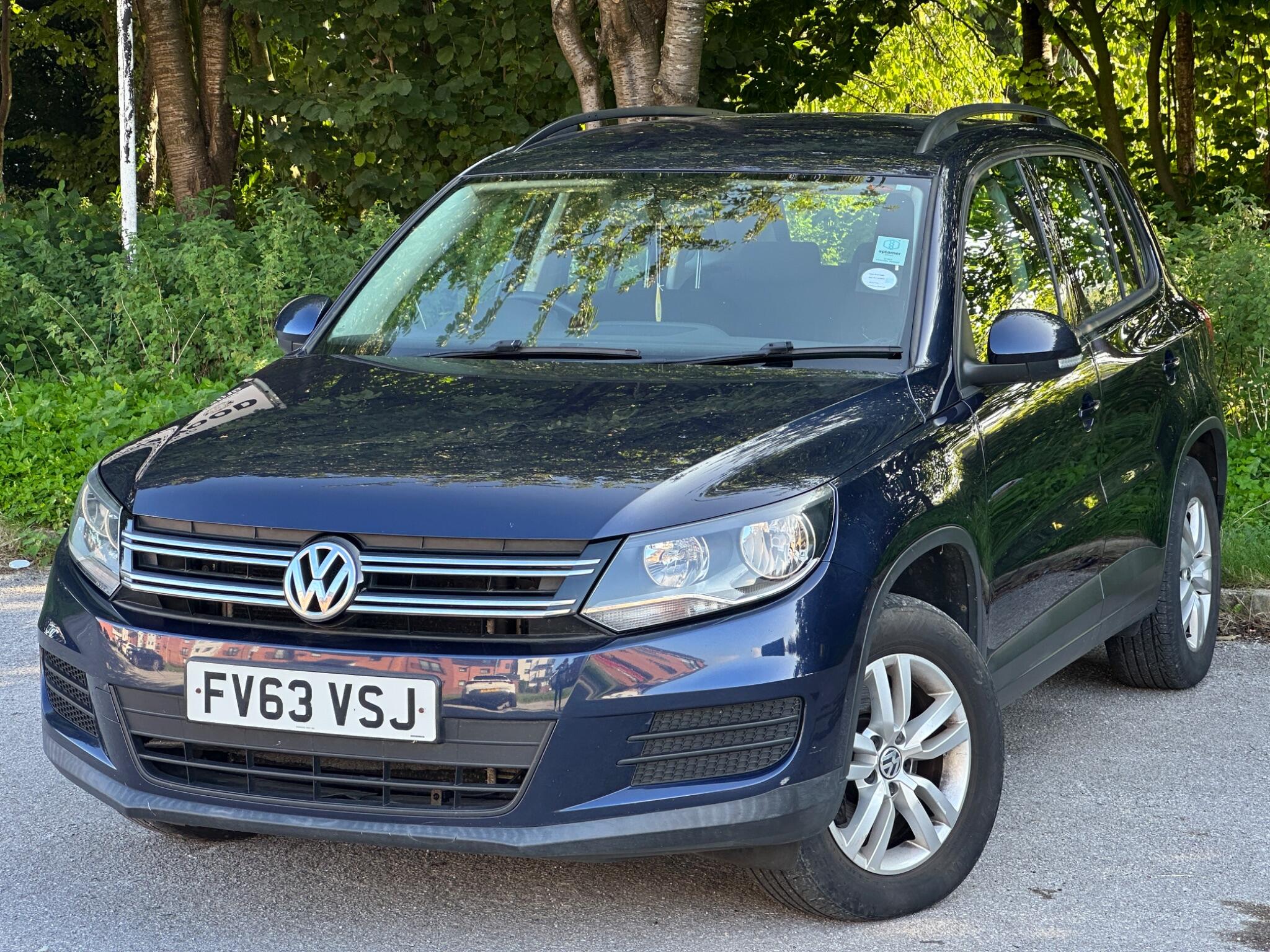 Volkswagen Tiguan view 3