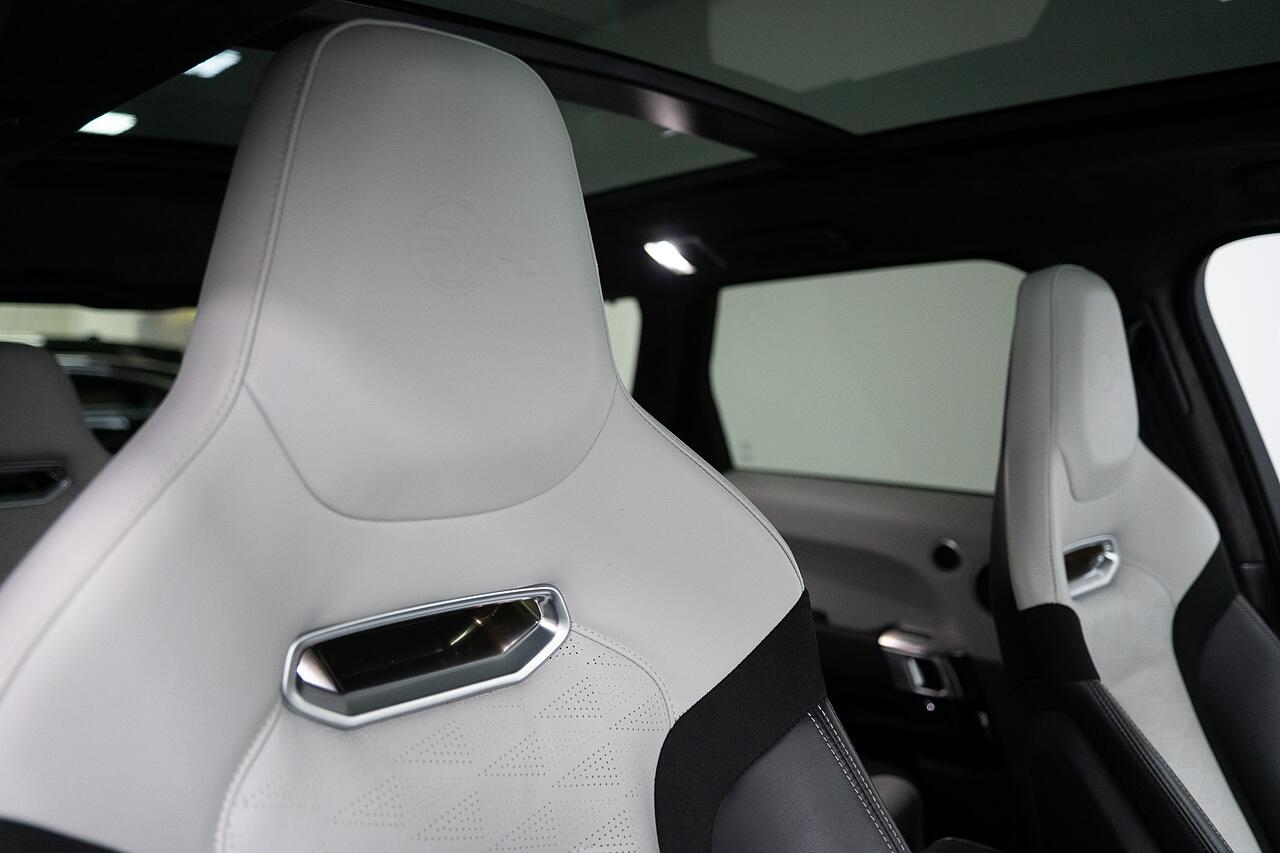 Land Rover Range Rover Sport view 8