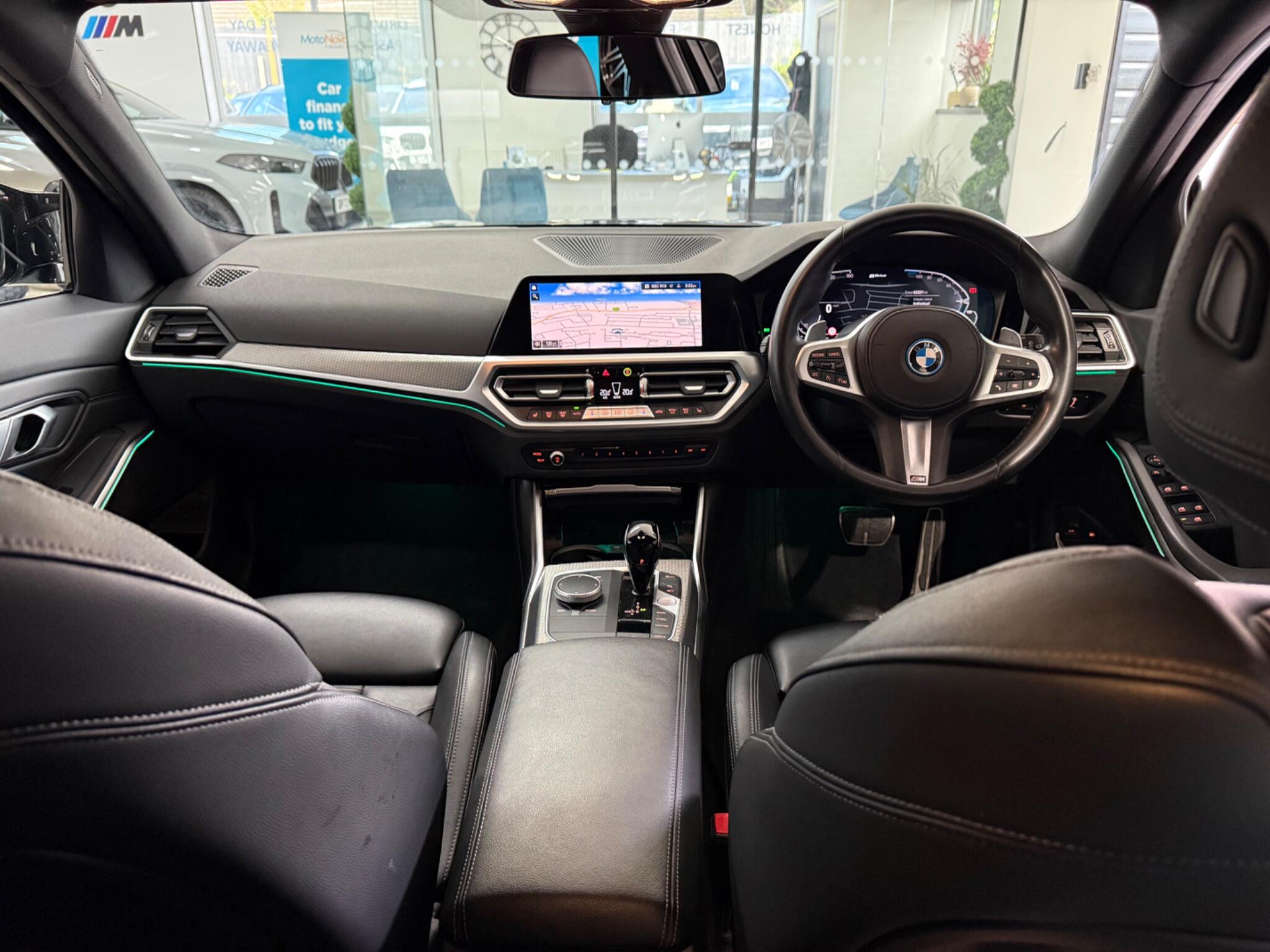 BMW 3 Series view 20