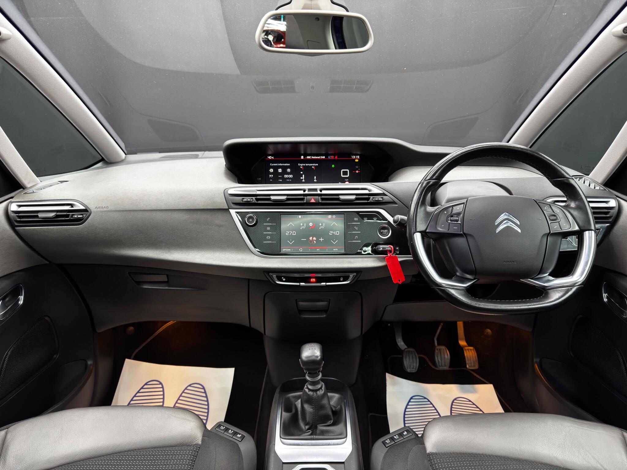 Citroen Grand C4 Spacetourer view 10