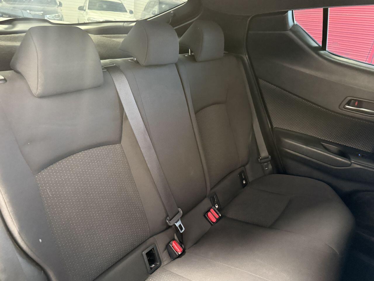 Toyota C-HR view 59