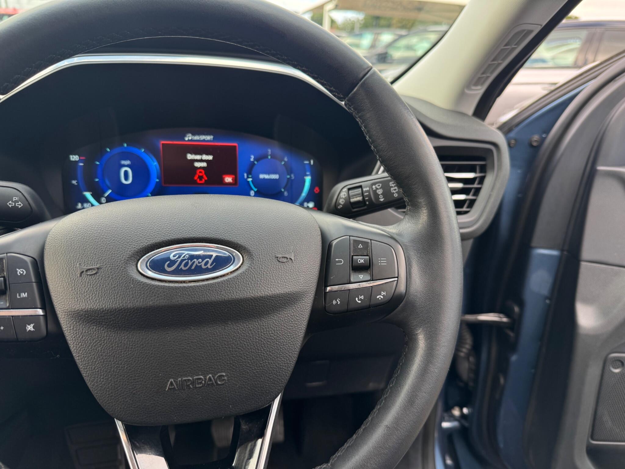 Ford Kuga view 34