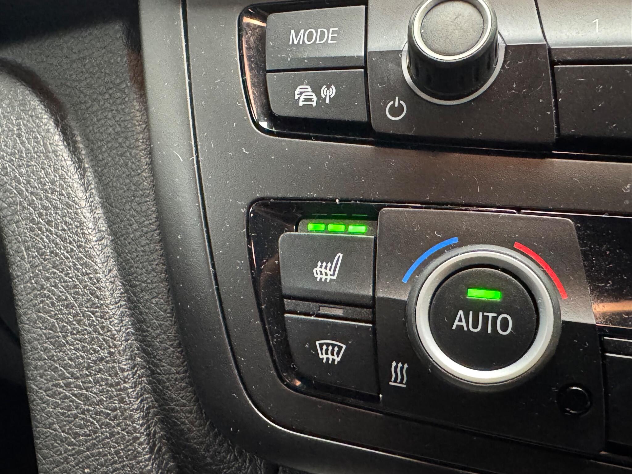 BMW 3 Series view 14