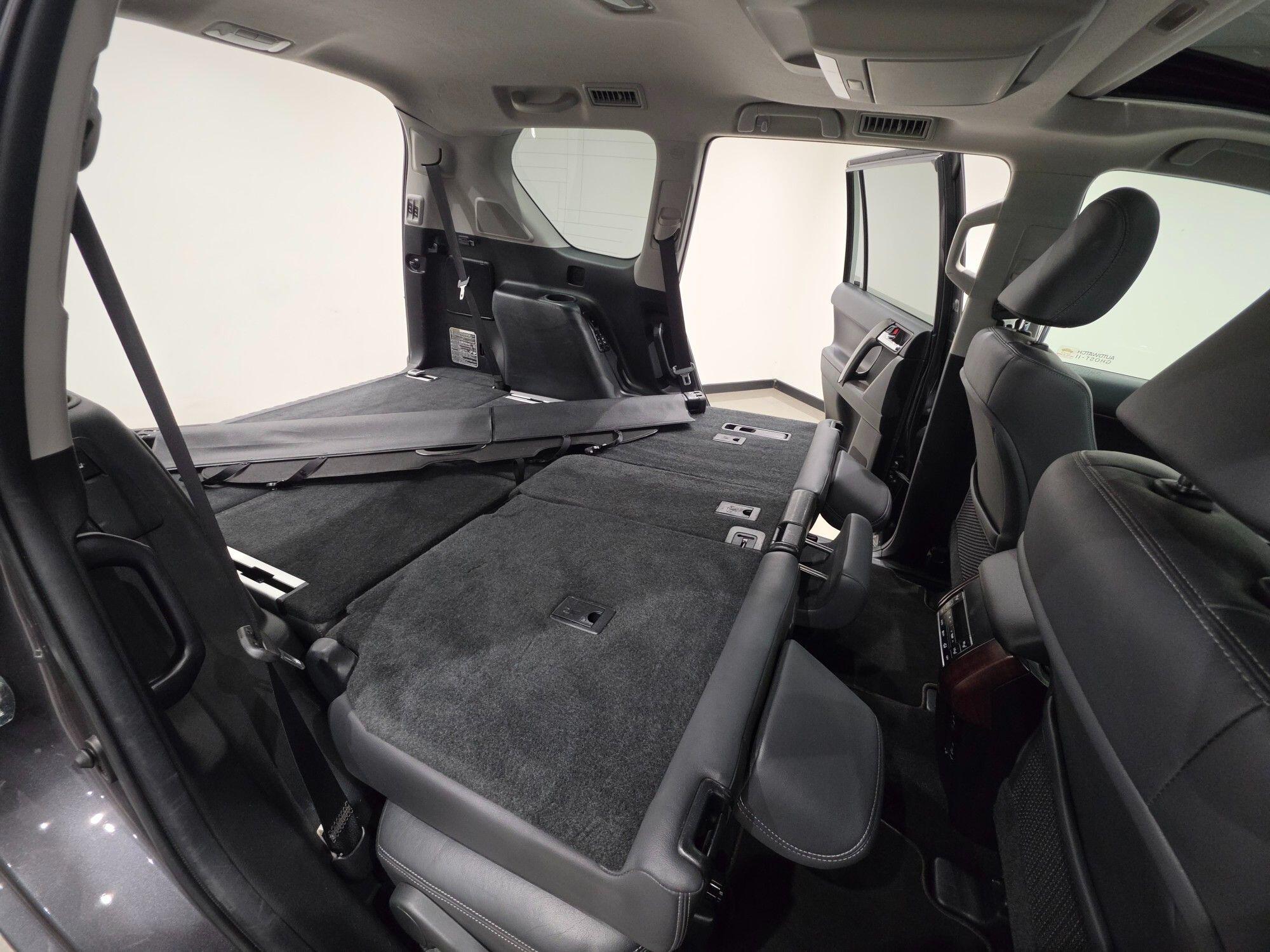 Toyota Land Cruiser view 51