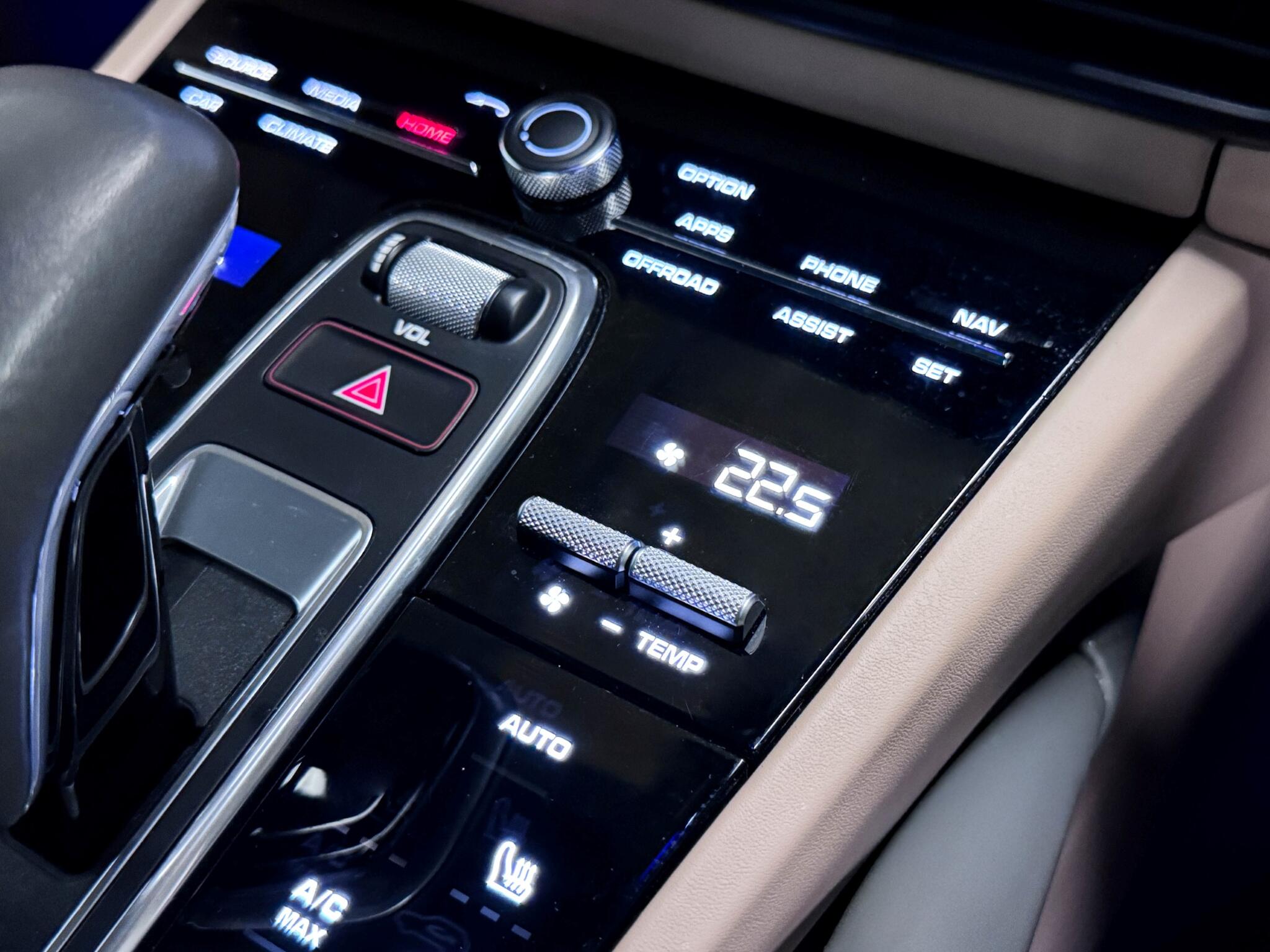 Porsche Cayenne view 49