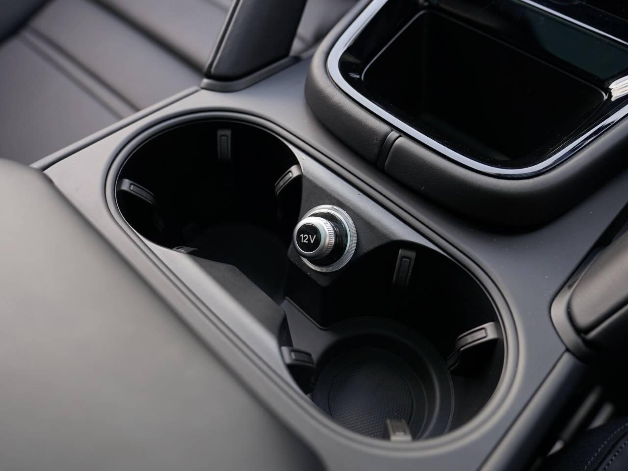 Porsche Cayenne view 37