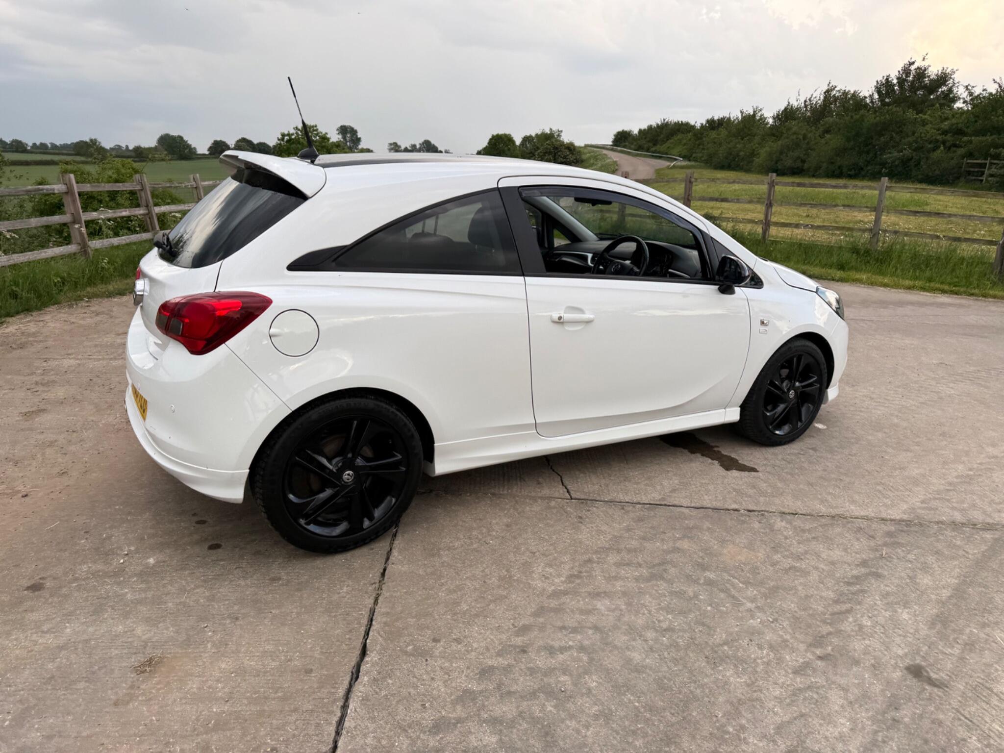 Vauxhall Corsa 1.4i ecoTEC Limited Edition Euro 6 3dr — photo 19 of 96