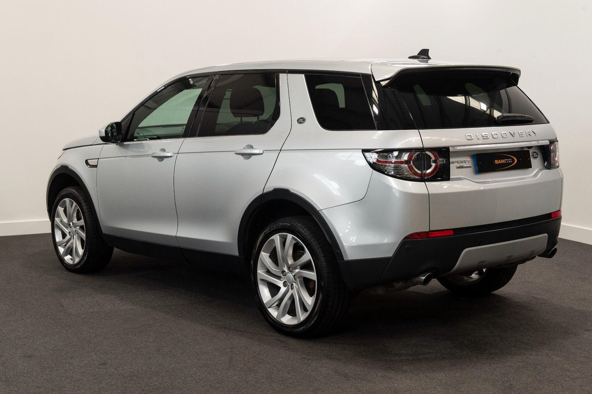 Land Rover Discovery Sport view 5