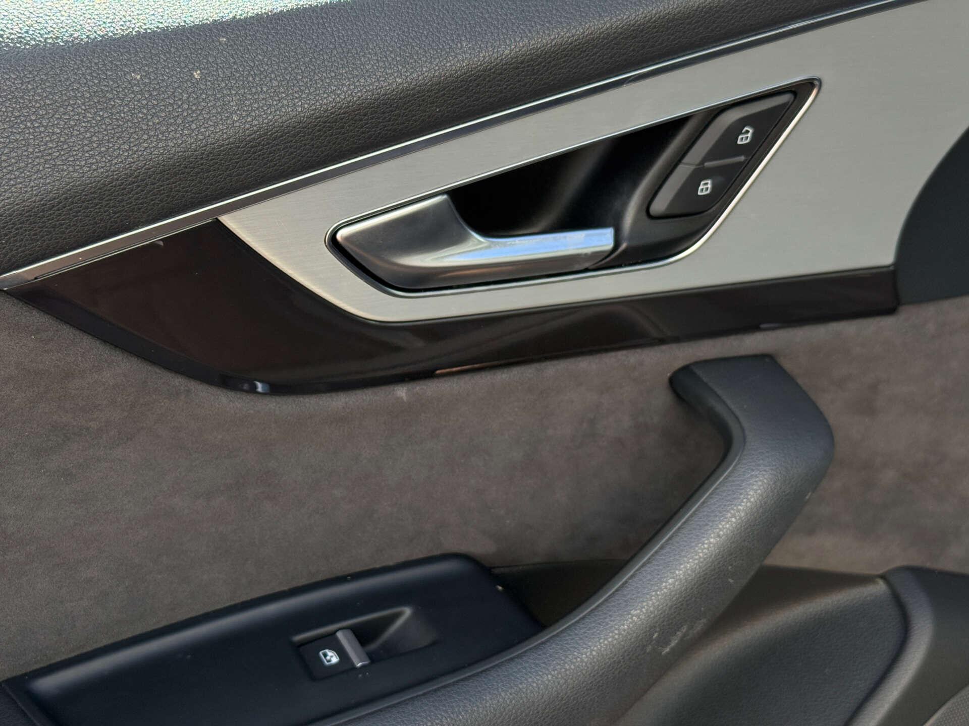 Audi SQ7 view 42