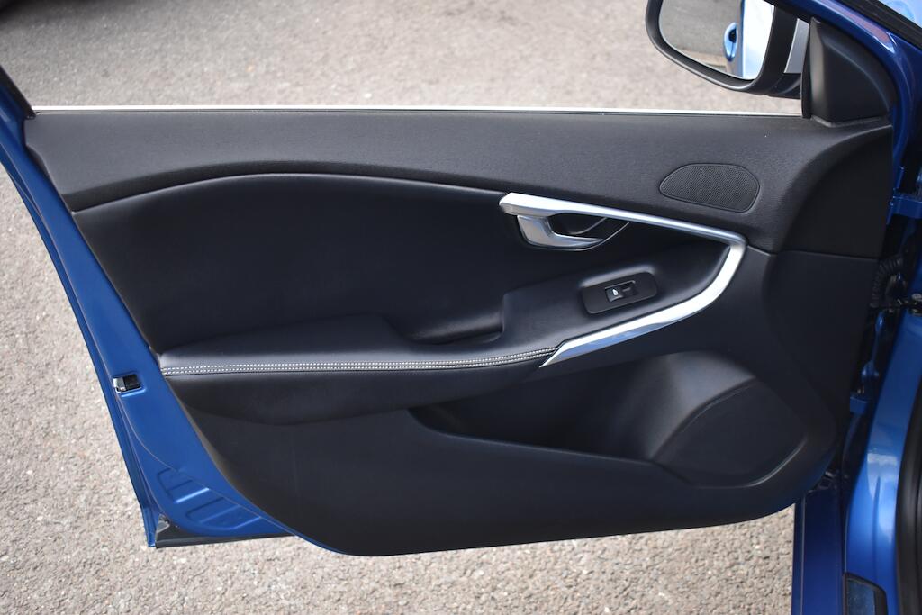 Volvo V40 view 40