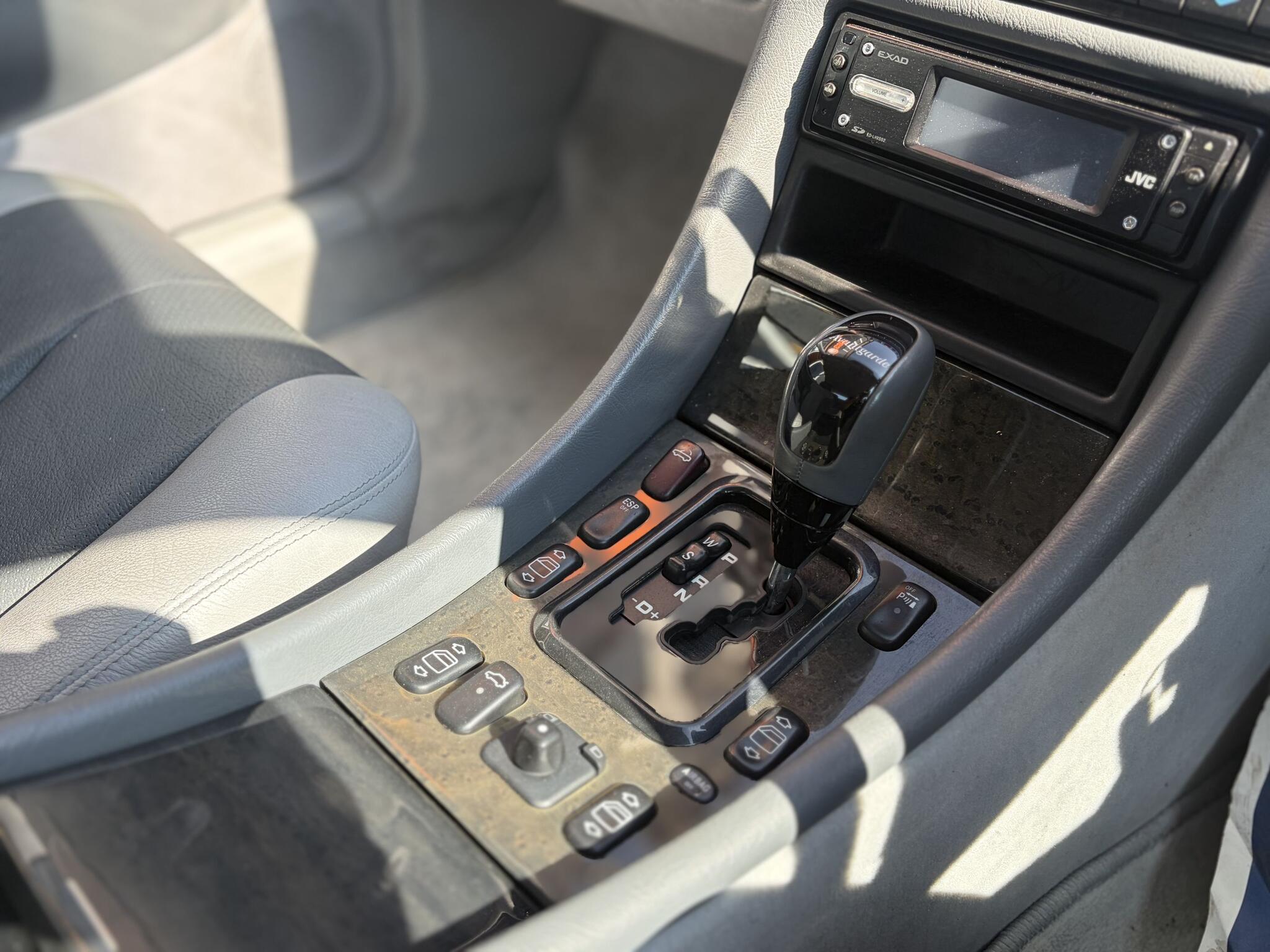 Mercedes-Benz CLK view 19