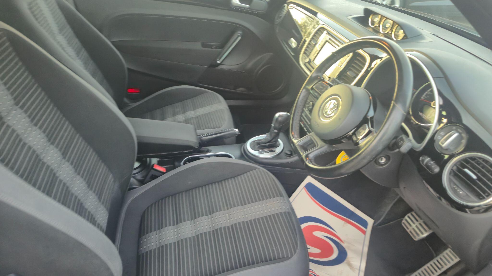 Volkswagen Beetle view 13