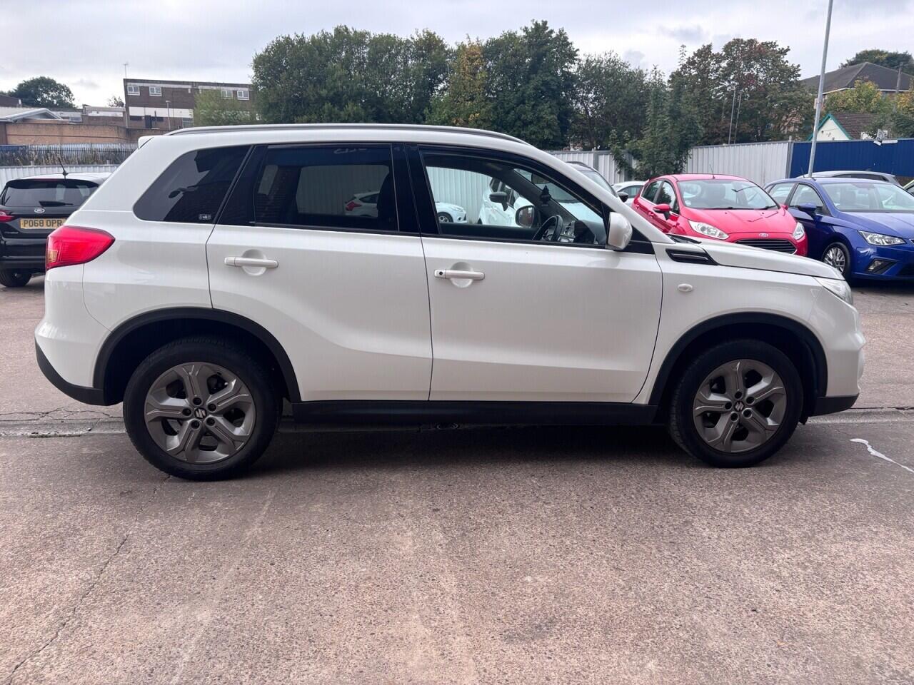 Suzuki Vitara view 8