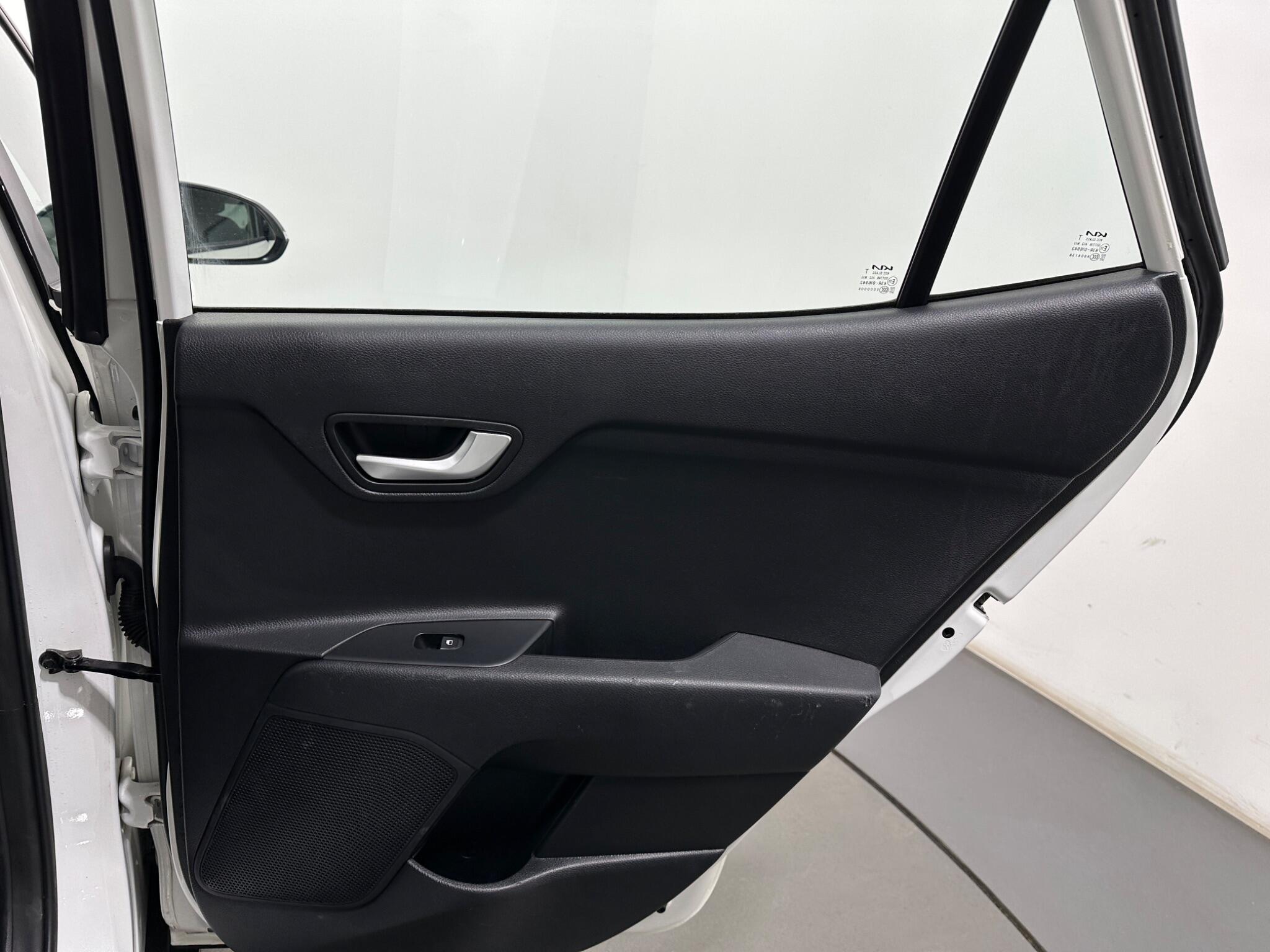 Kia Stonic view 40
